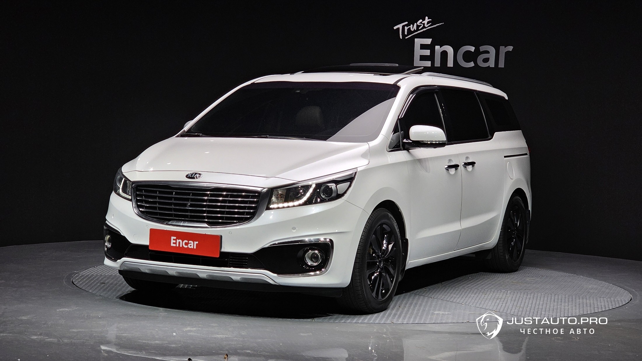 Автомобиль Kia Canival
