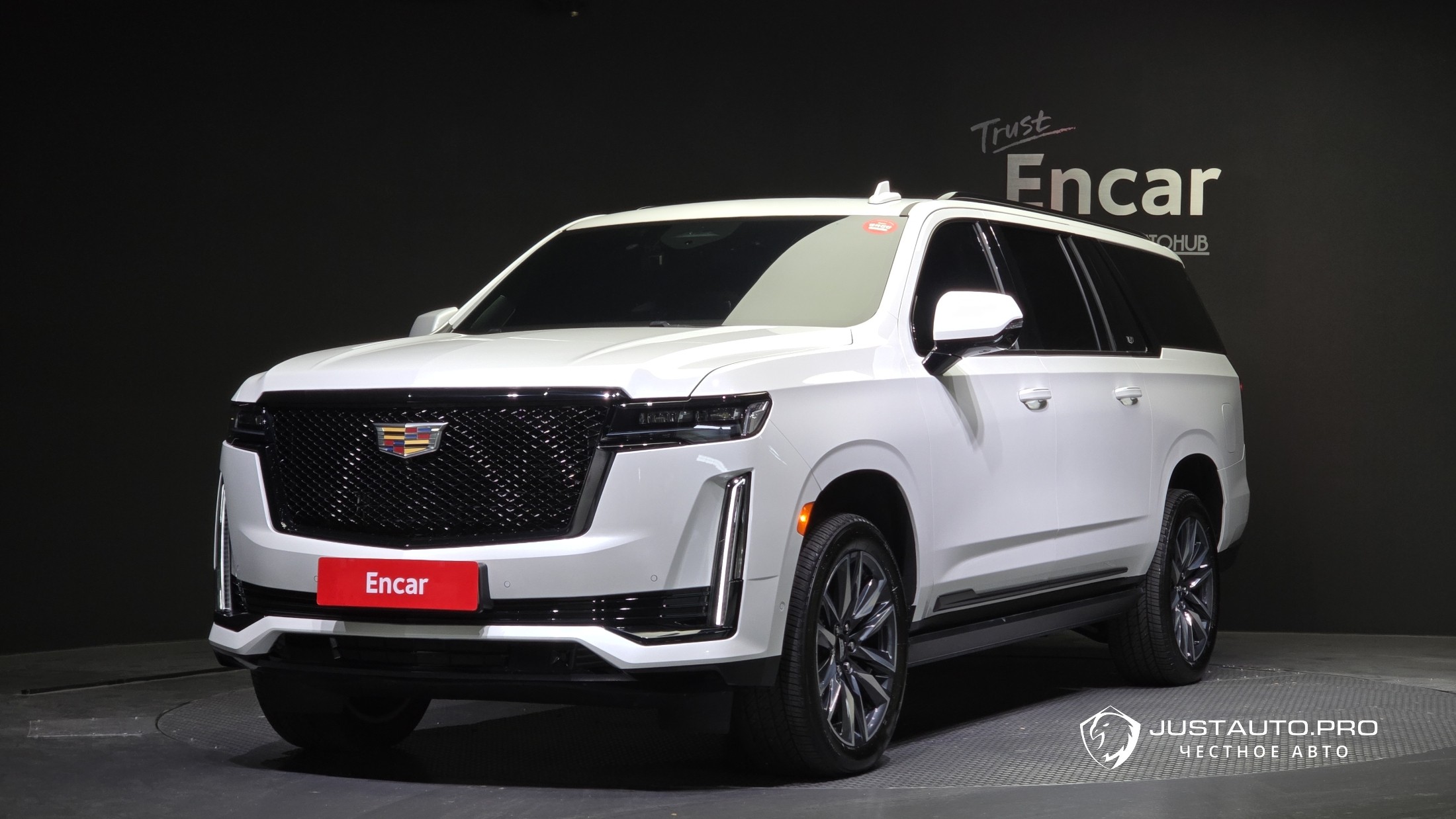 Автомобиль Cadillac Escalade