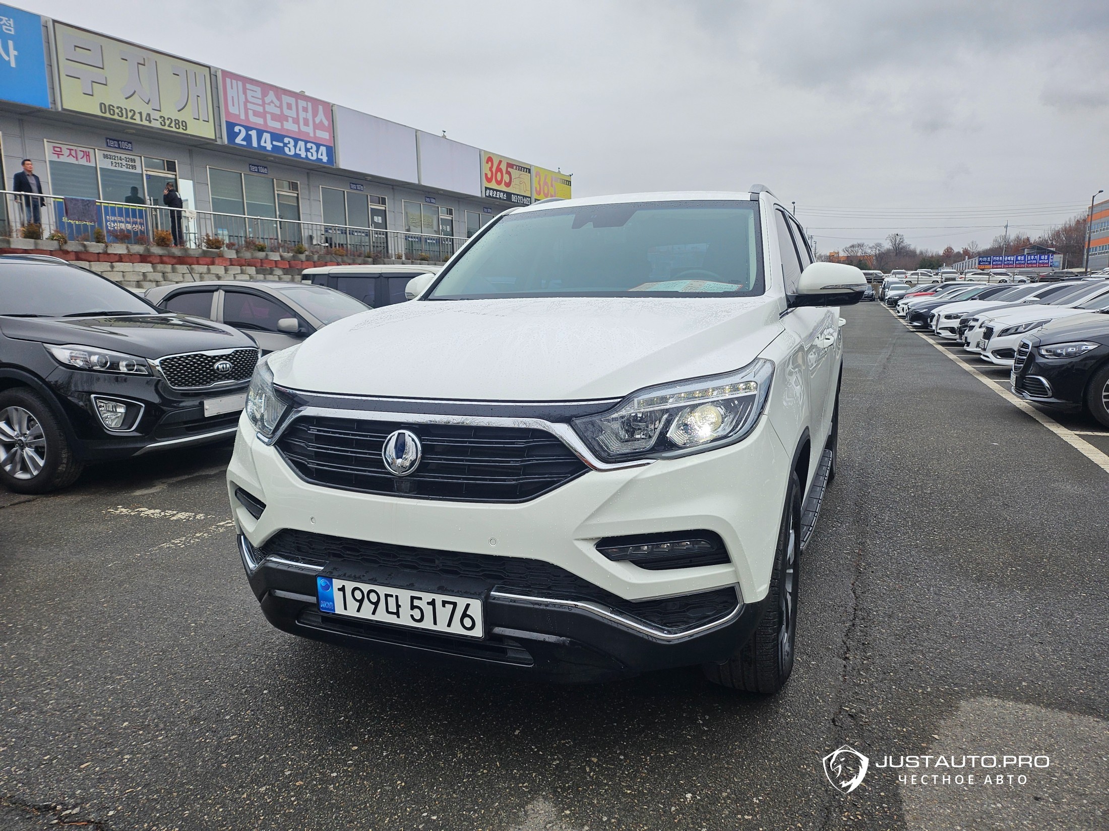 Автомобиль KG_Mobility_Ssangyong Rexton