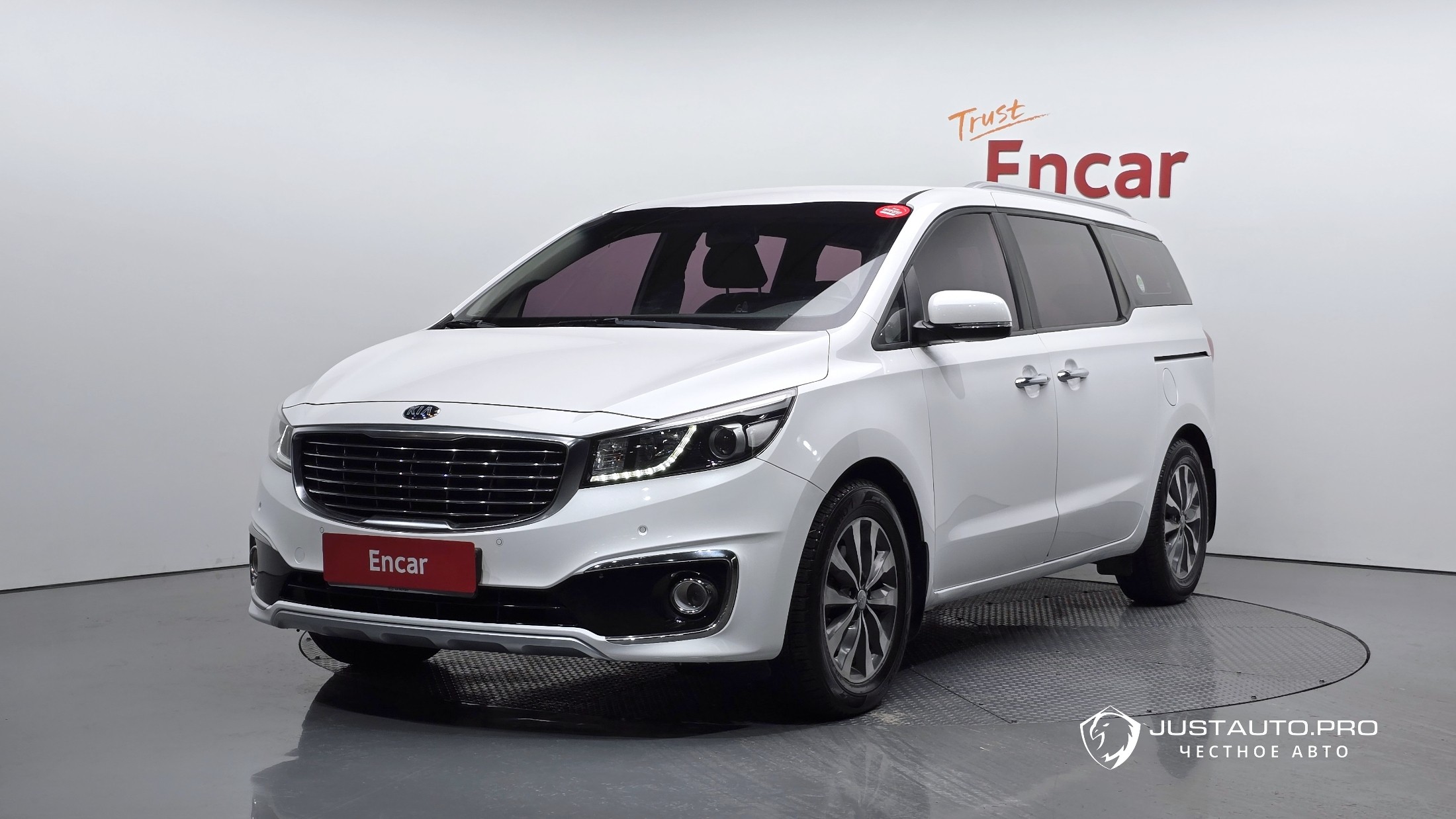 Автомобиль Kia Canival