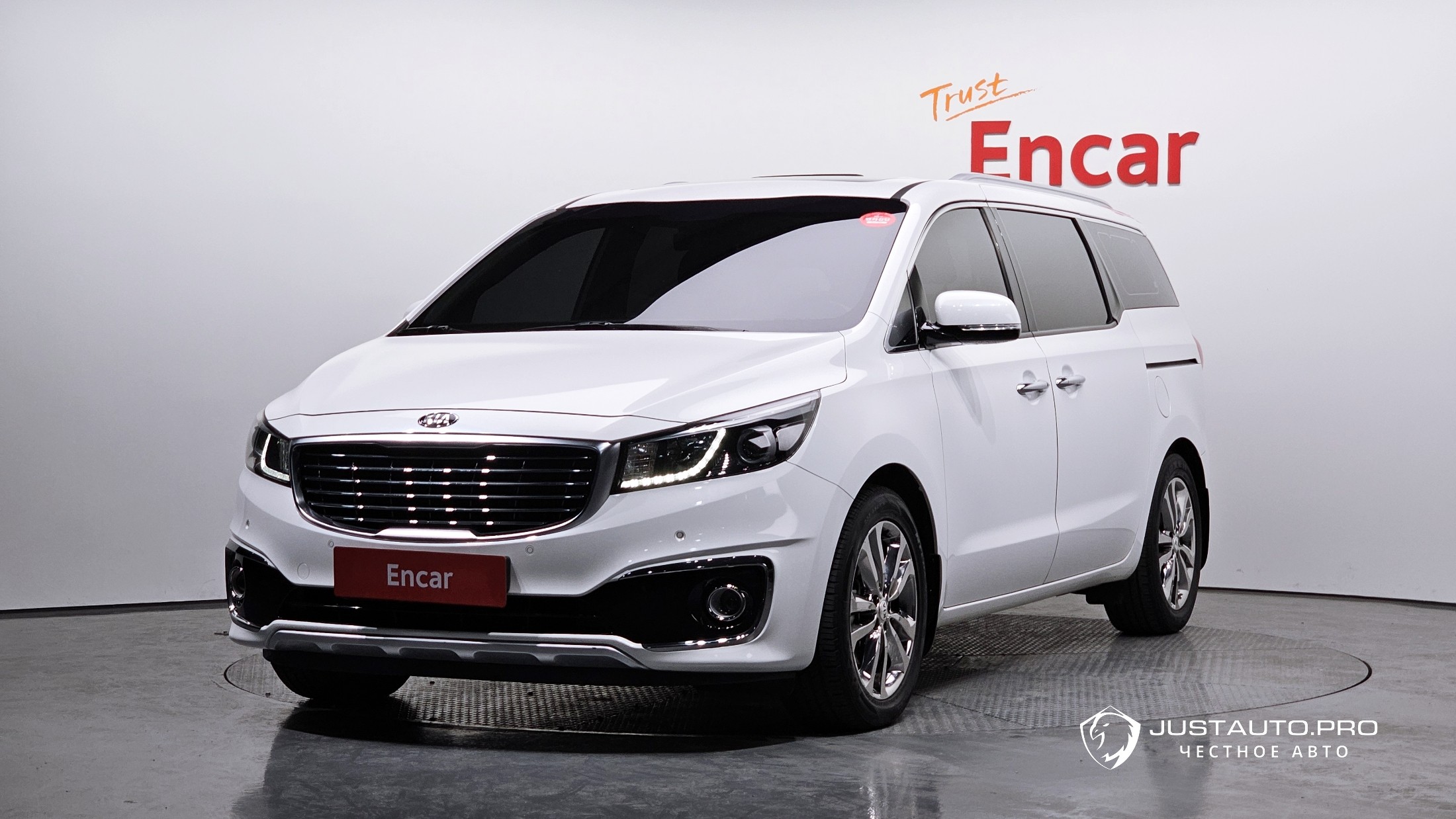 Автомобиль Kia Canival