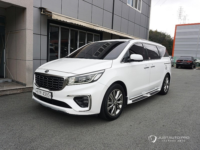 Автомобиль Kia Canival
