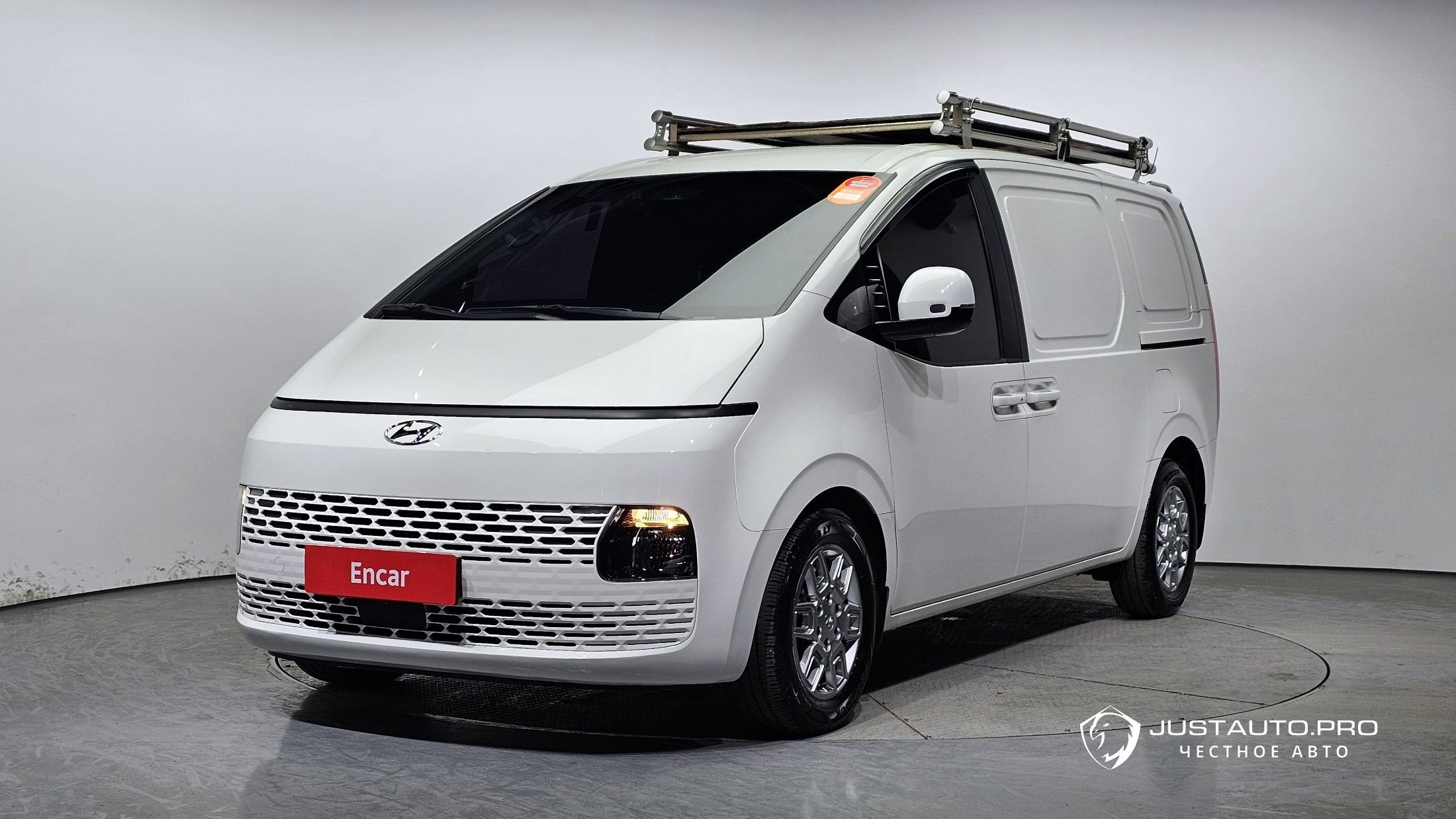Автомобиль Hyundai Staria