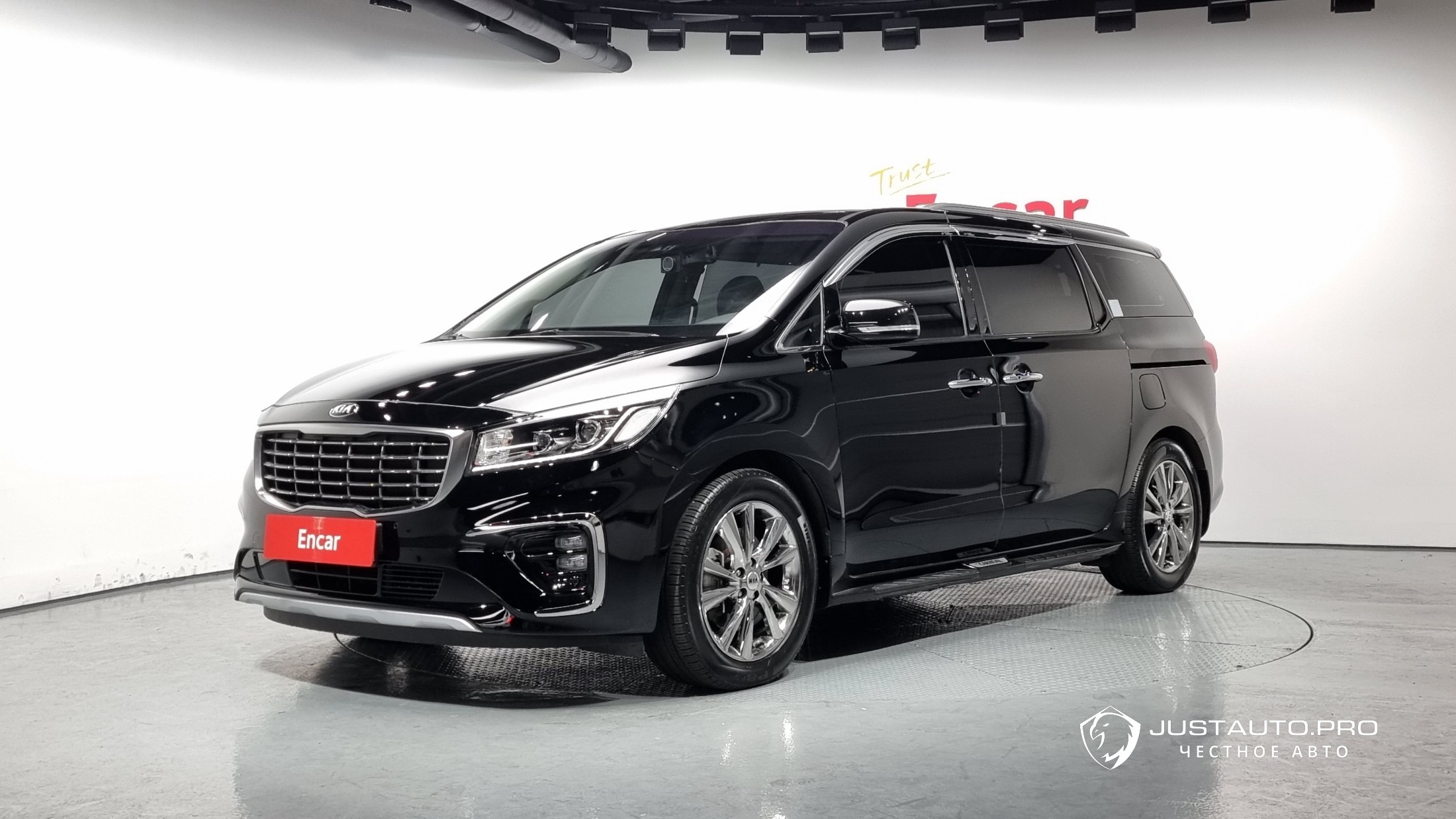 Автомобиль Kia Canival