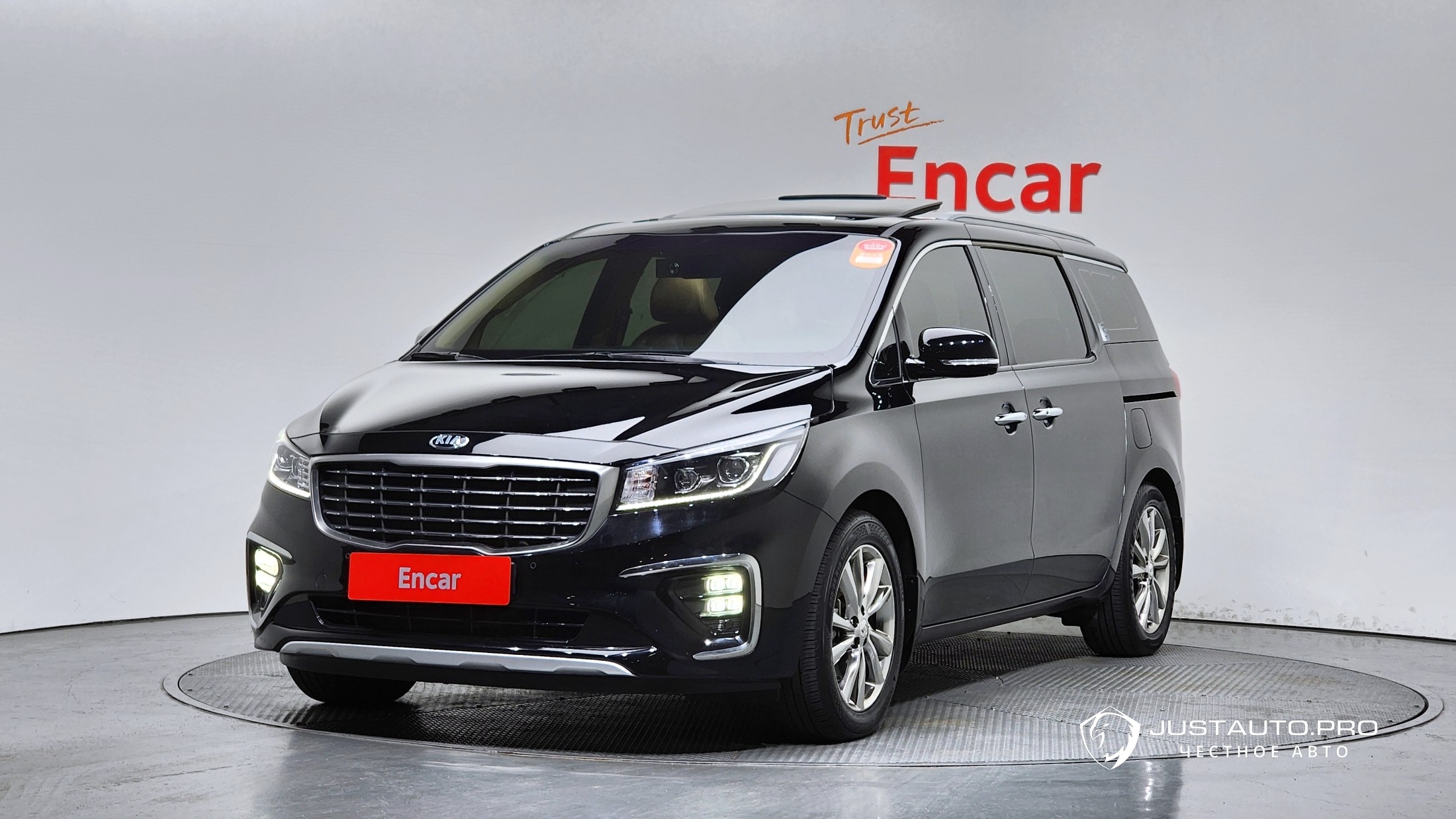 Автомобиль Kia Canival