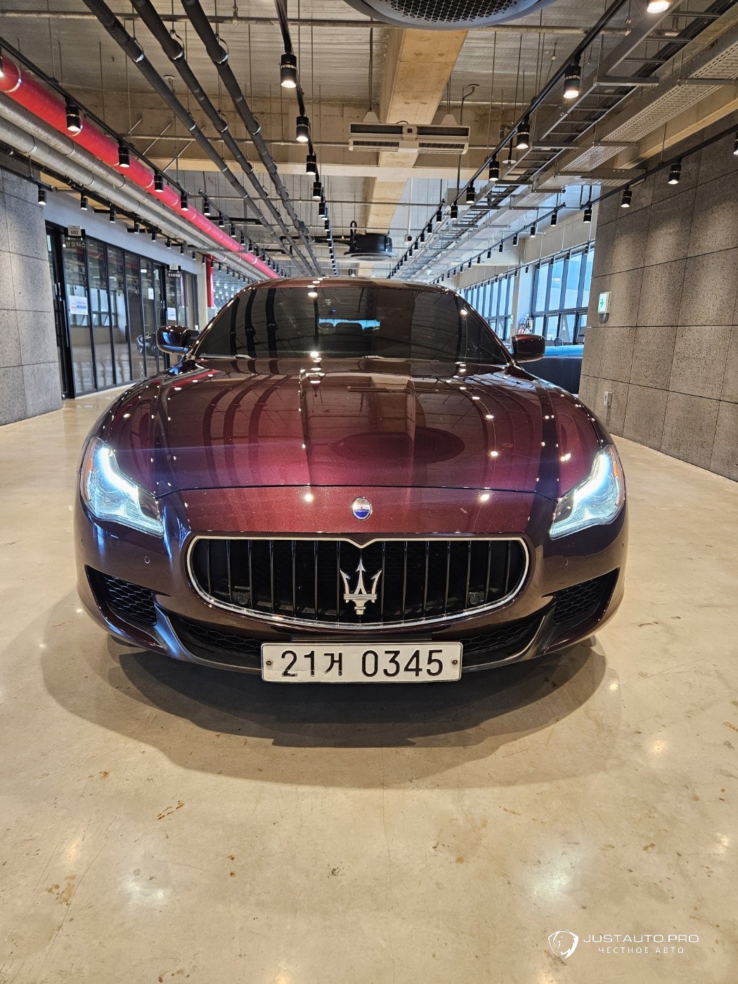 Автомобиль Maserati Quattroporte