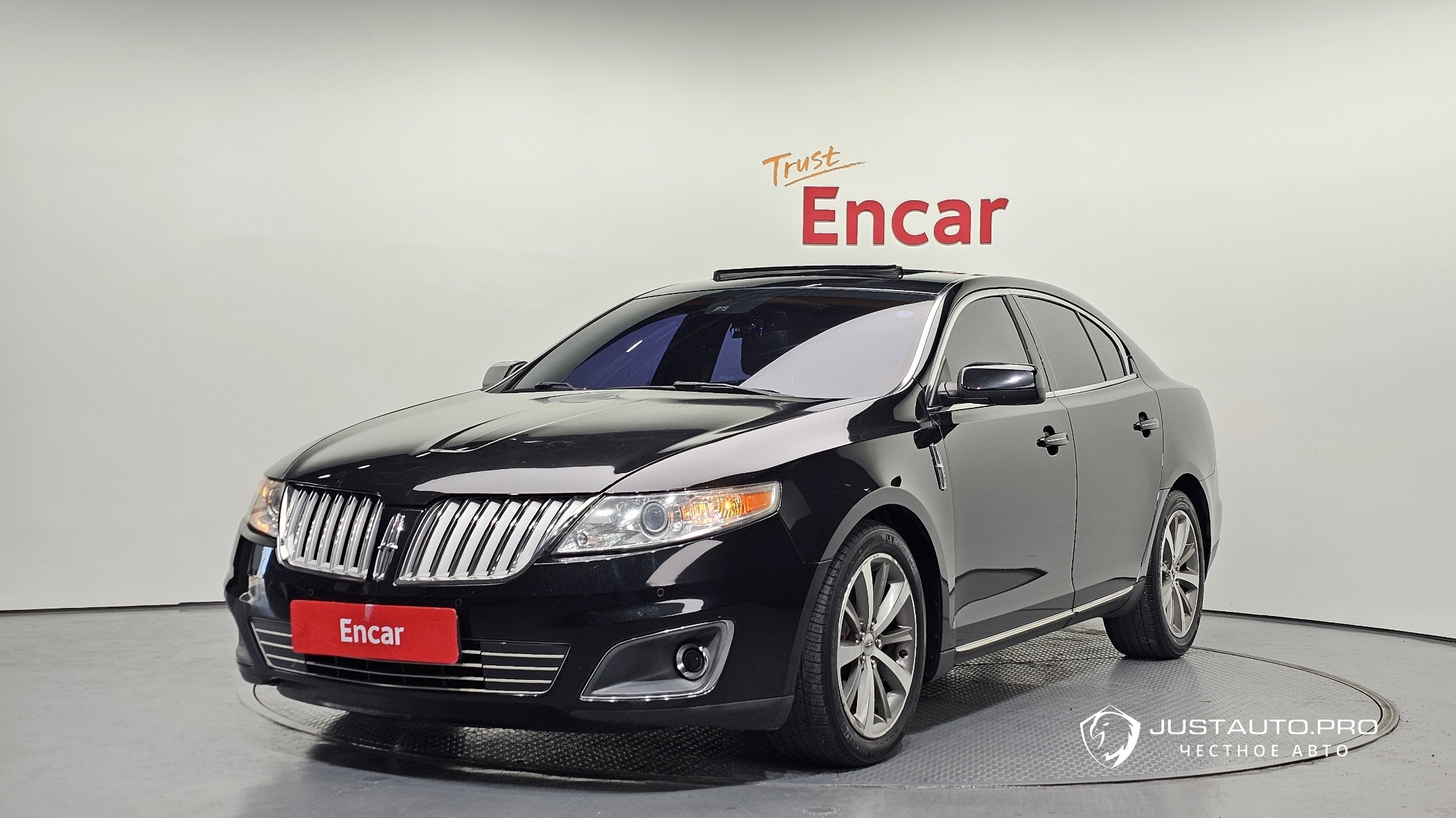 Автомобиль Lincoln MKS