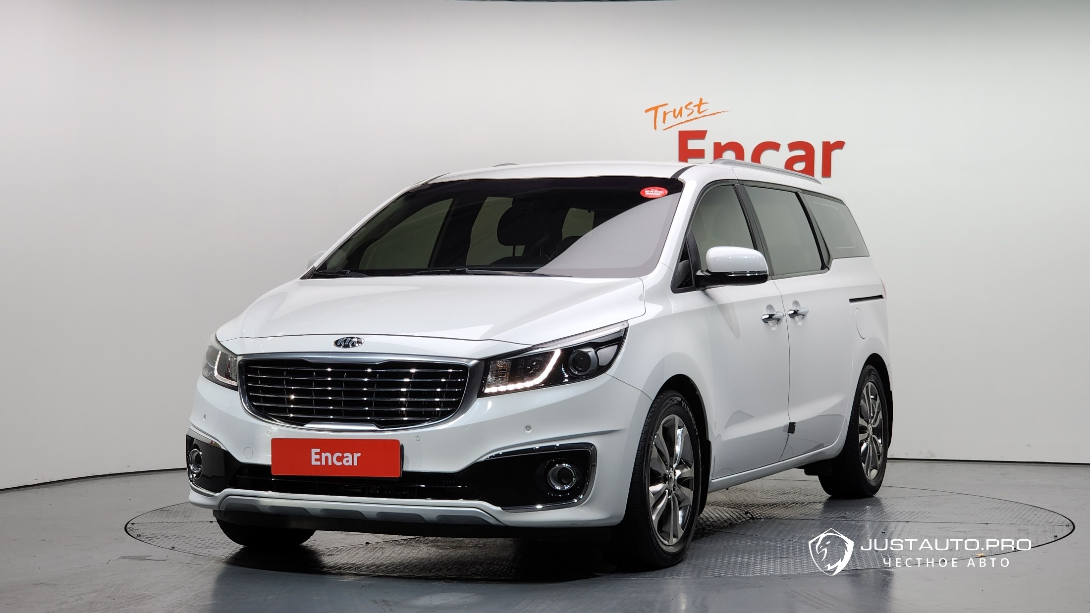 Автомобиль Kia Canival