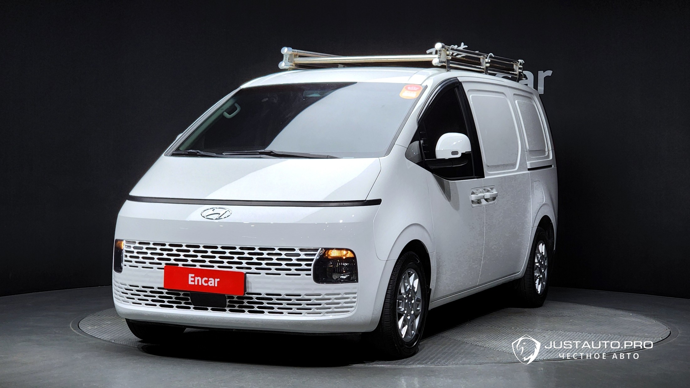 Автомобиль Hyundai Staria