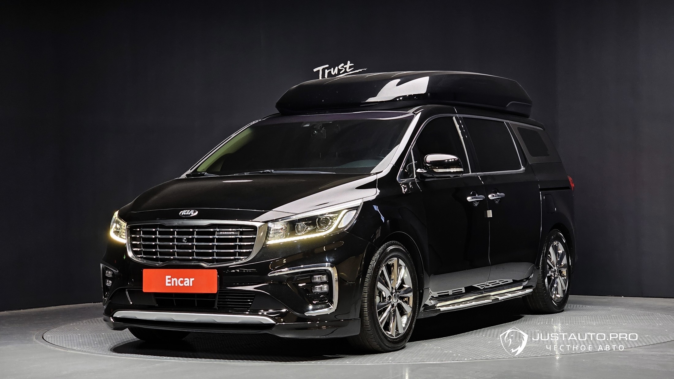 Автомобиль Kia Canival