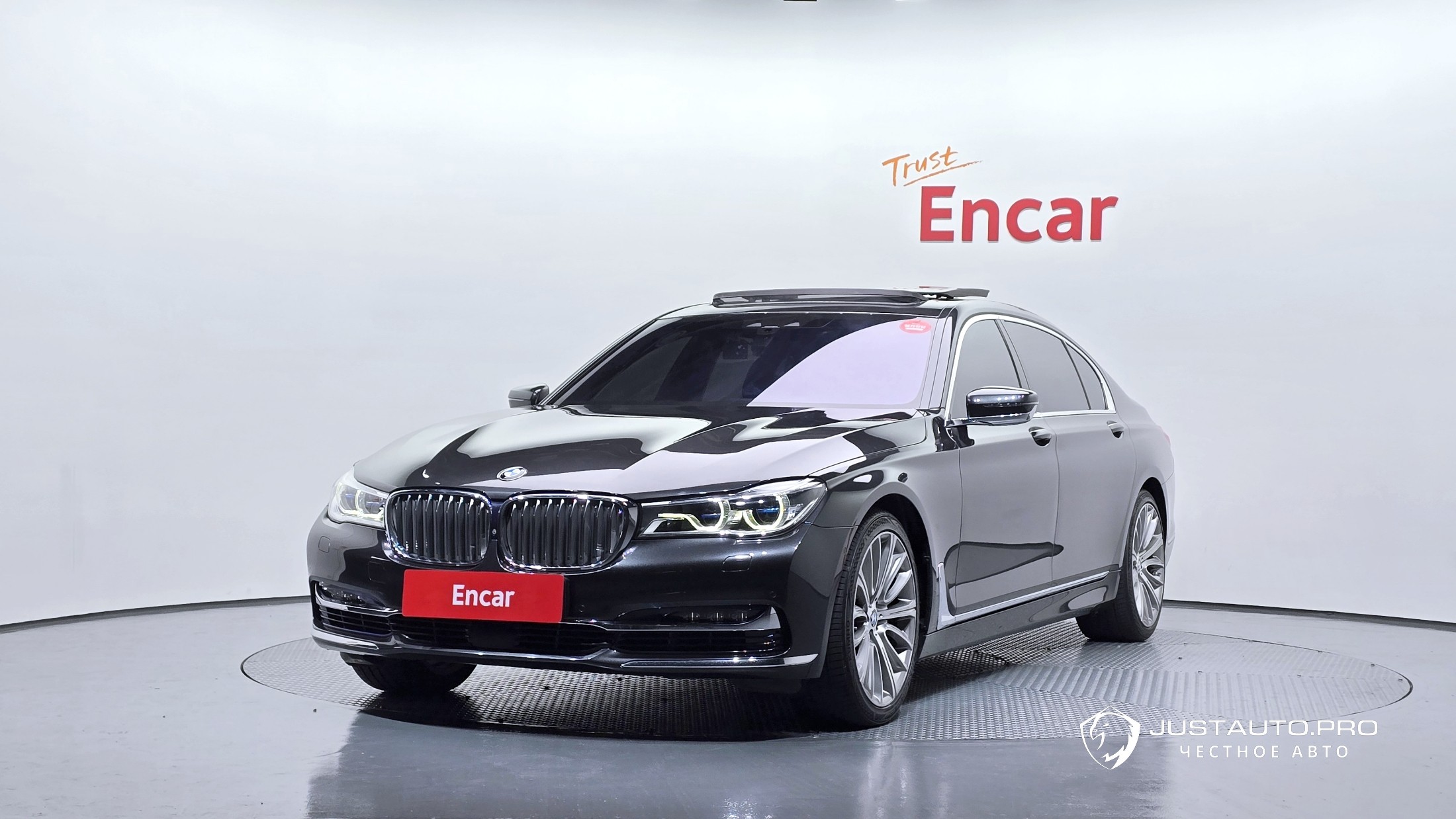 Автомобиль BMW 7-Series