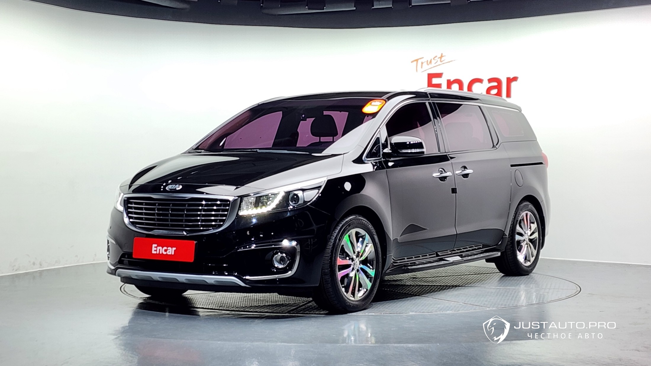 Автомобиль Kia Canival