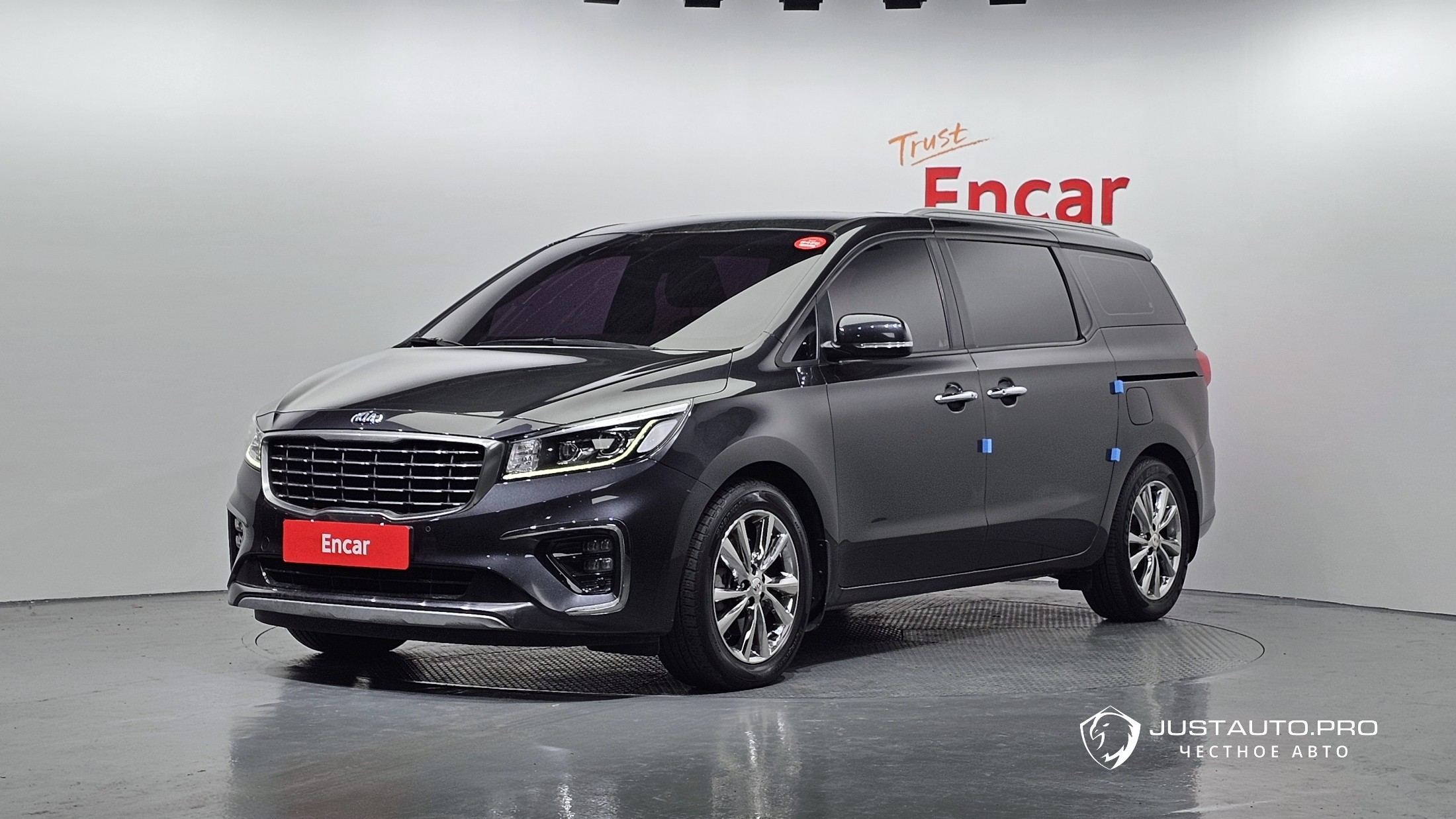 Автомобиль Kia Canival