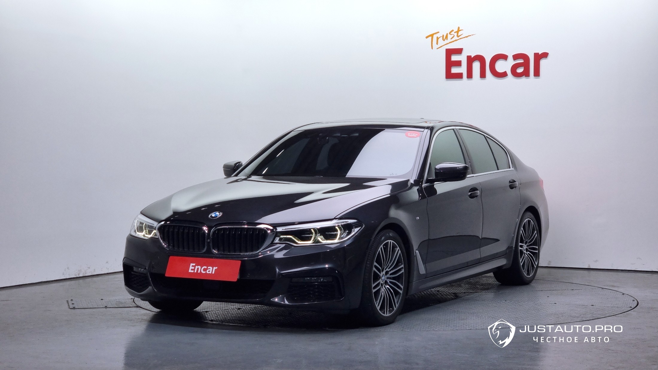 Автомобиль BMW 5-Series