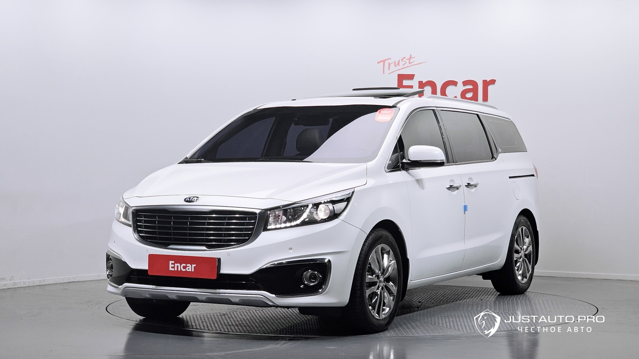 Автомобиль Kia Canival