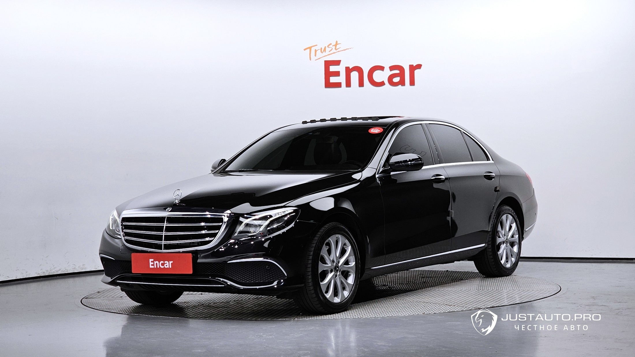Автомобиль Mercedes-Benz E-Class