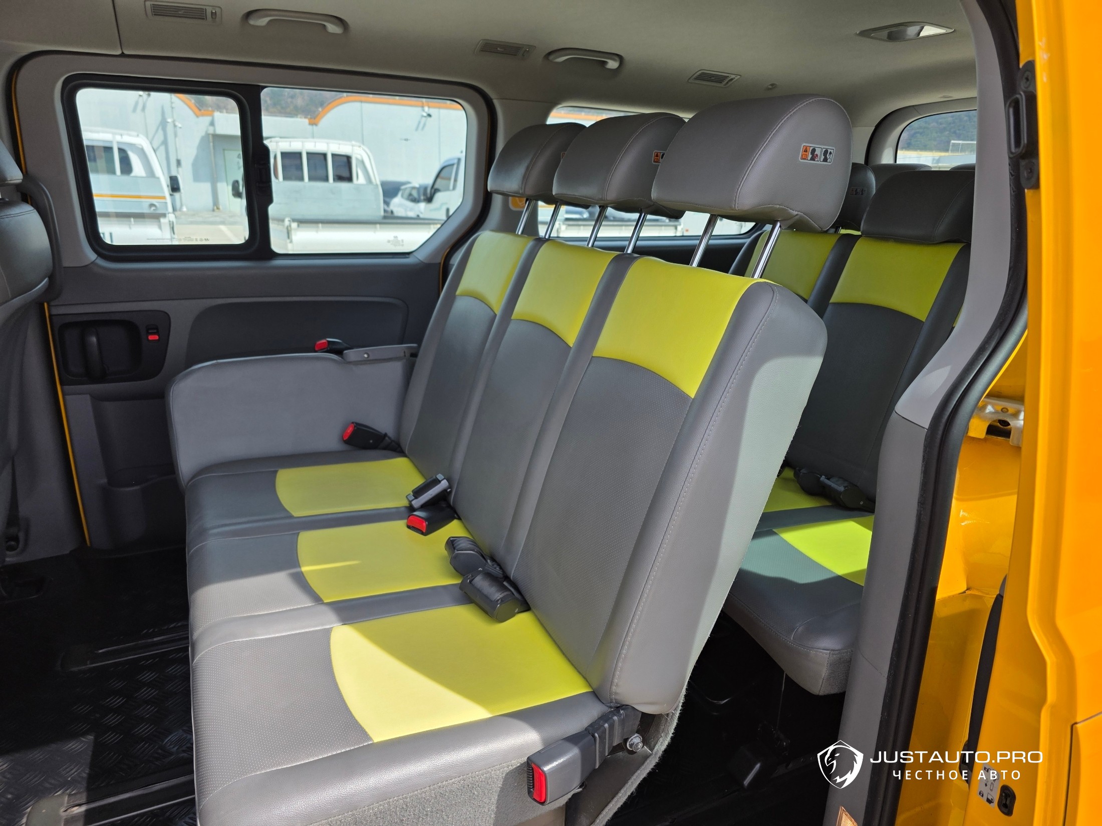 Автомобиль Hyundai Starex