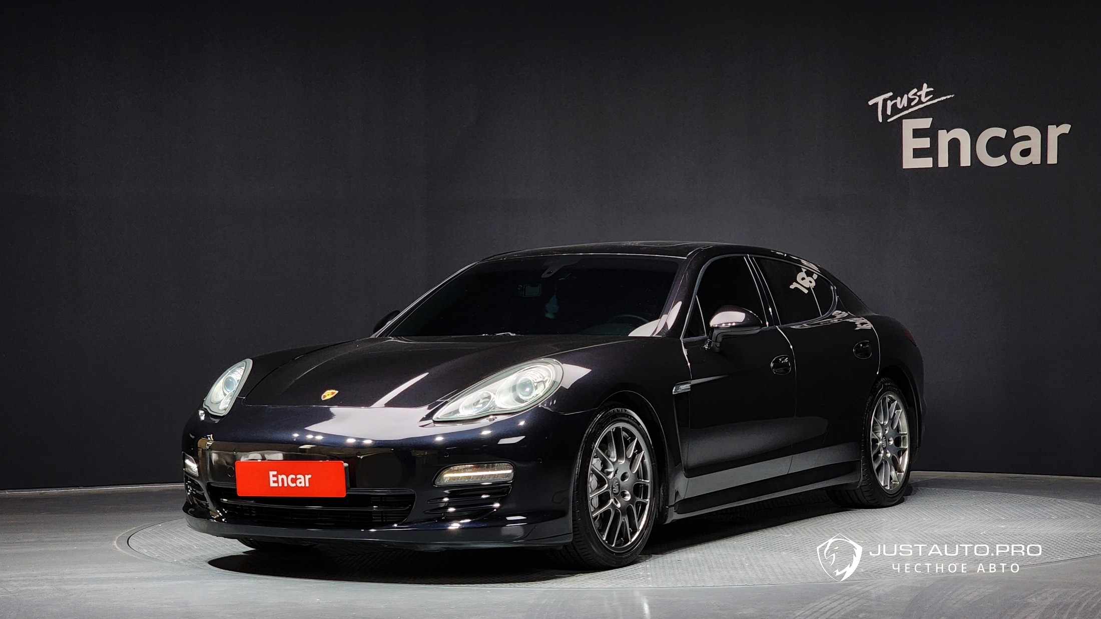 Автомобиль Porsche Panamera