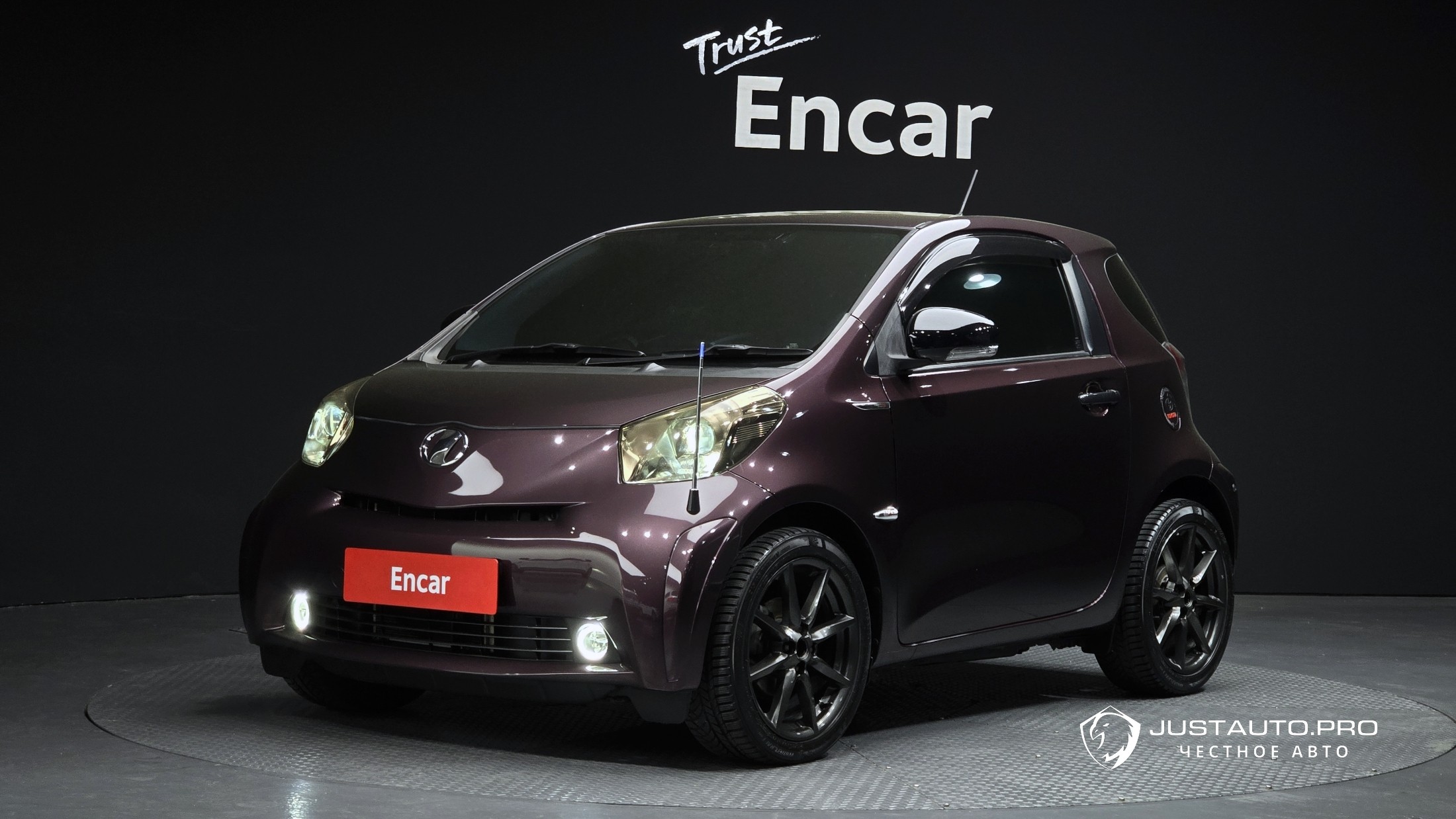 Автомобиль Toyota iQ