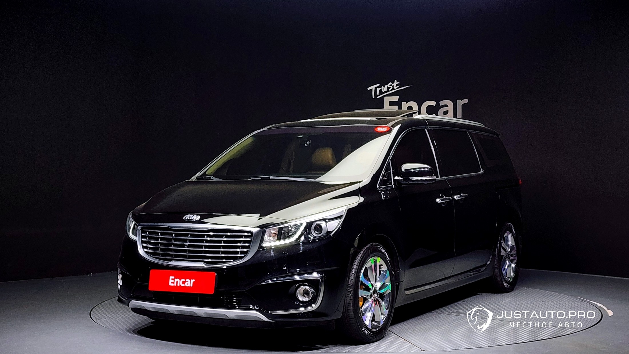 Автомобиль Kia Canival