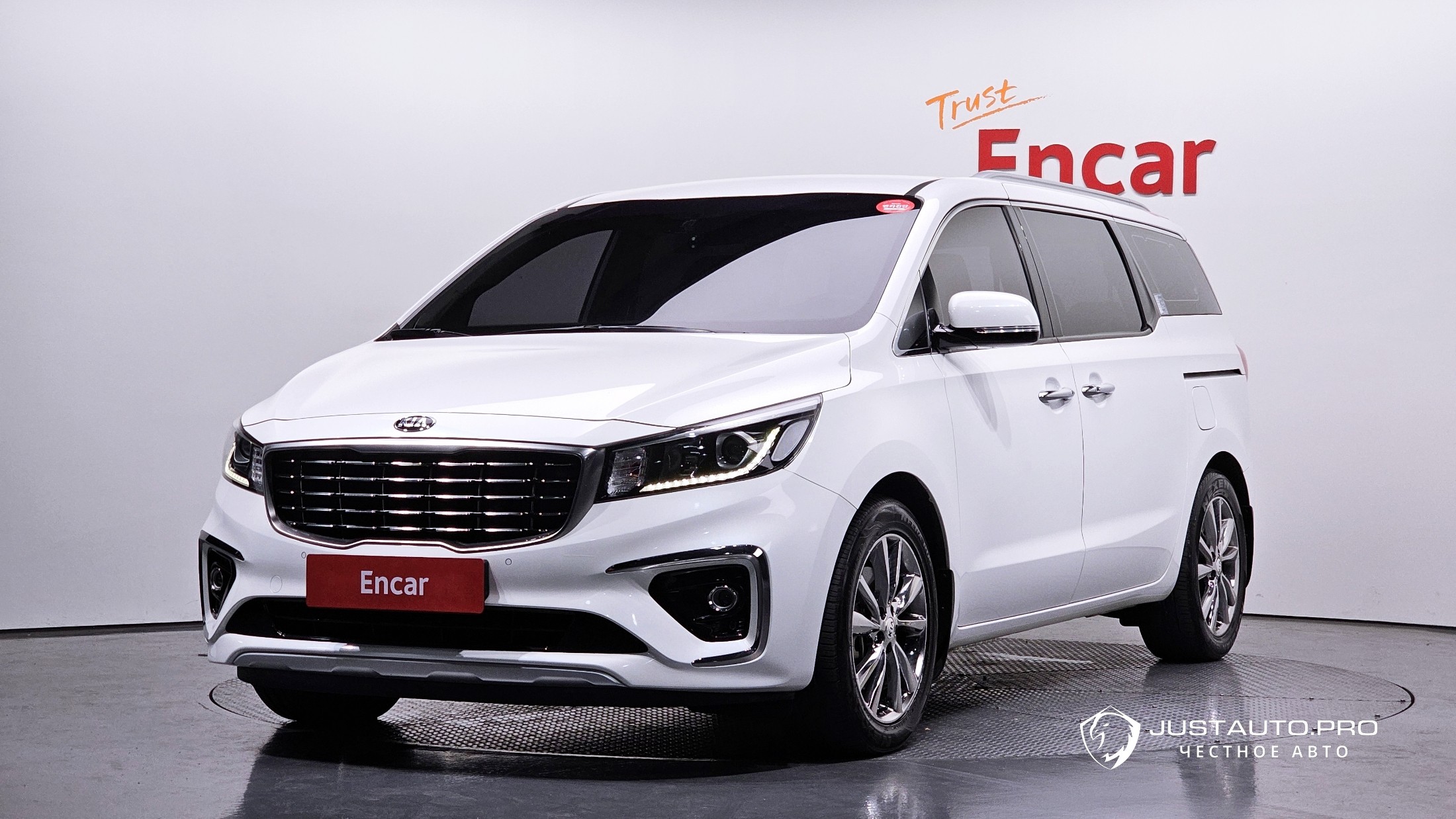 Автомобиль Kia Canival
