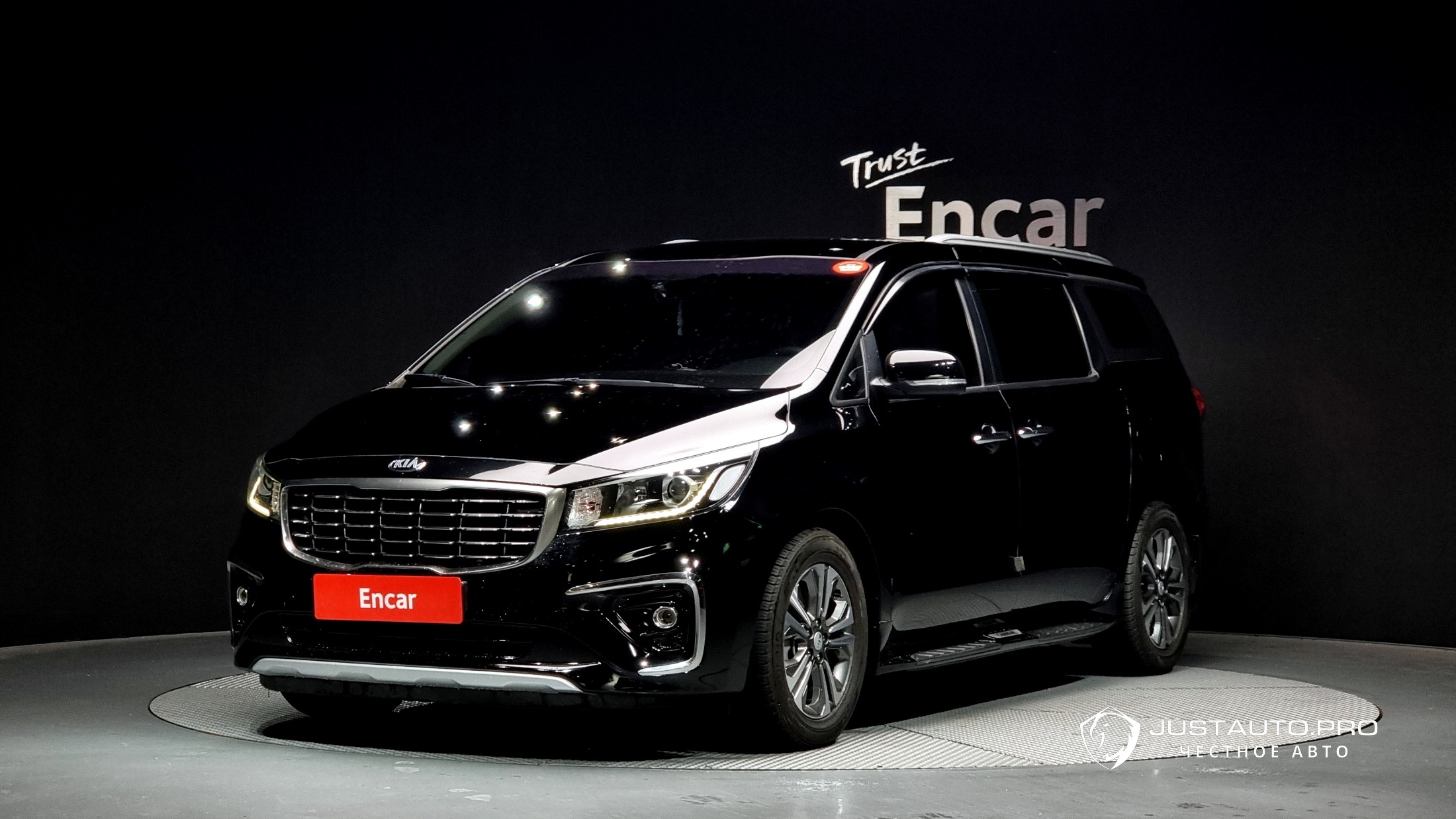 Автомобиль Kia Canival