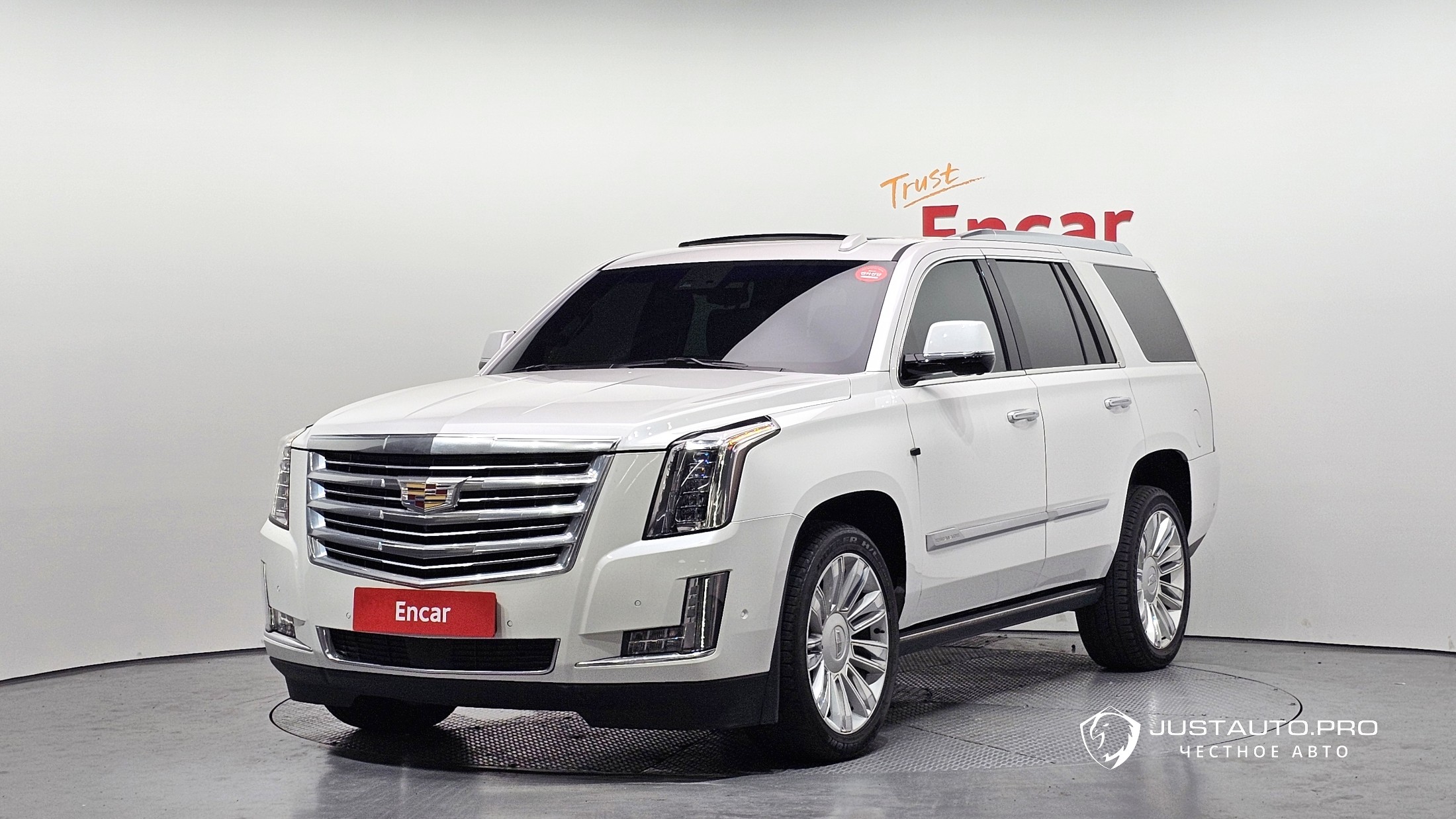 Автомобиль Cadillac Escalade