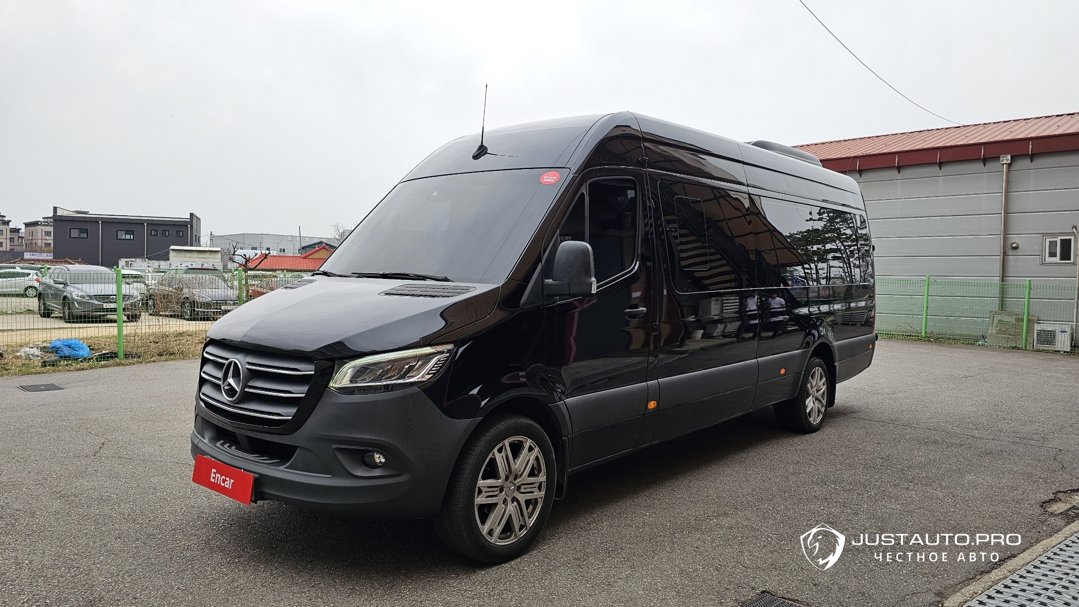 Автомобиль Mercedes-Benz Sprinter