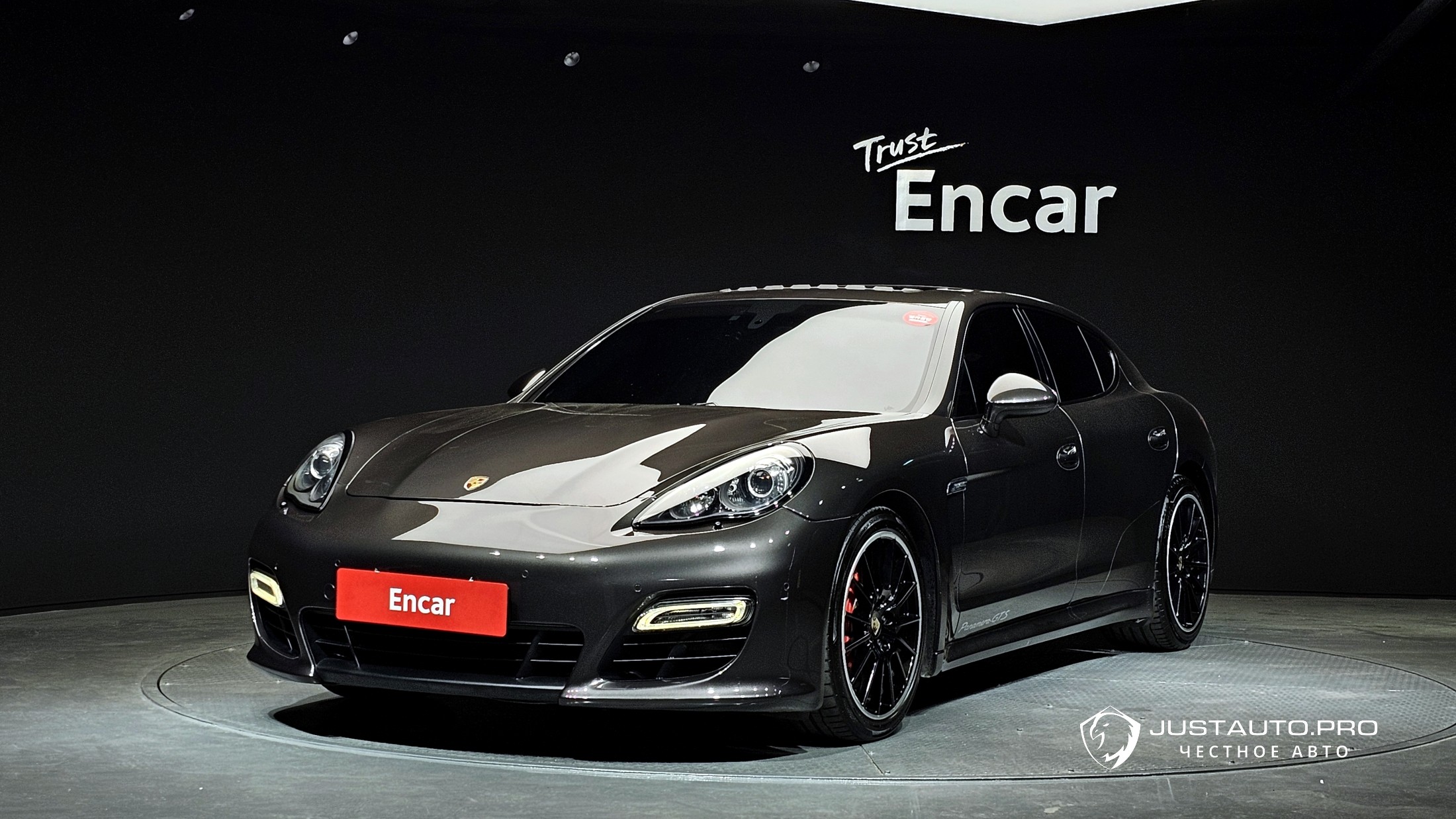 Автомобиль Porsche Panamera