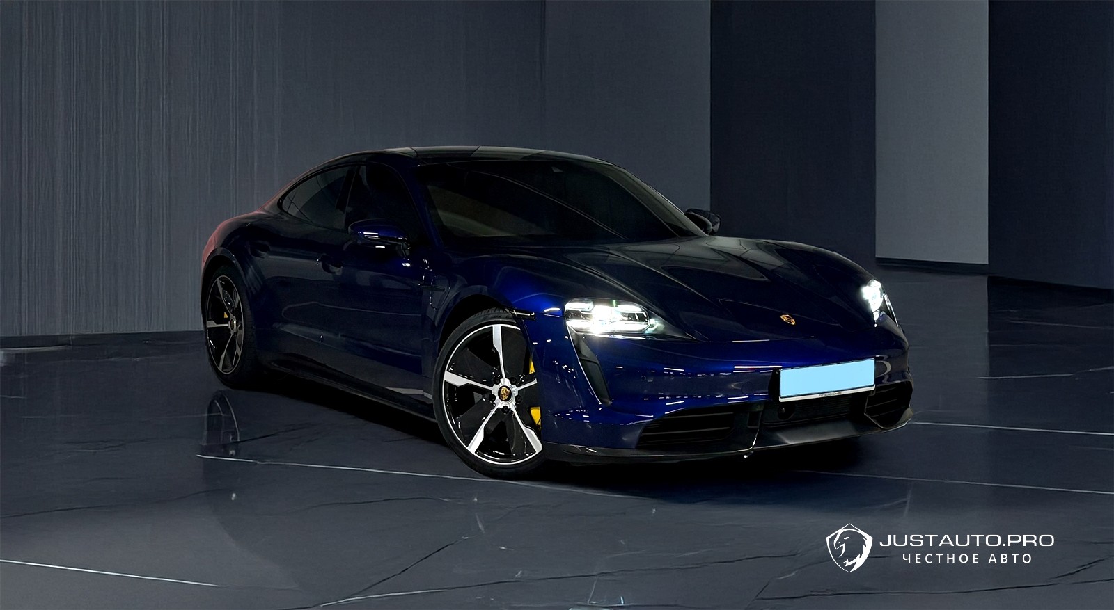 Автомобиль Porsche Taycan