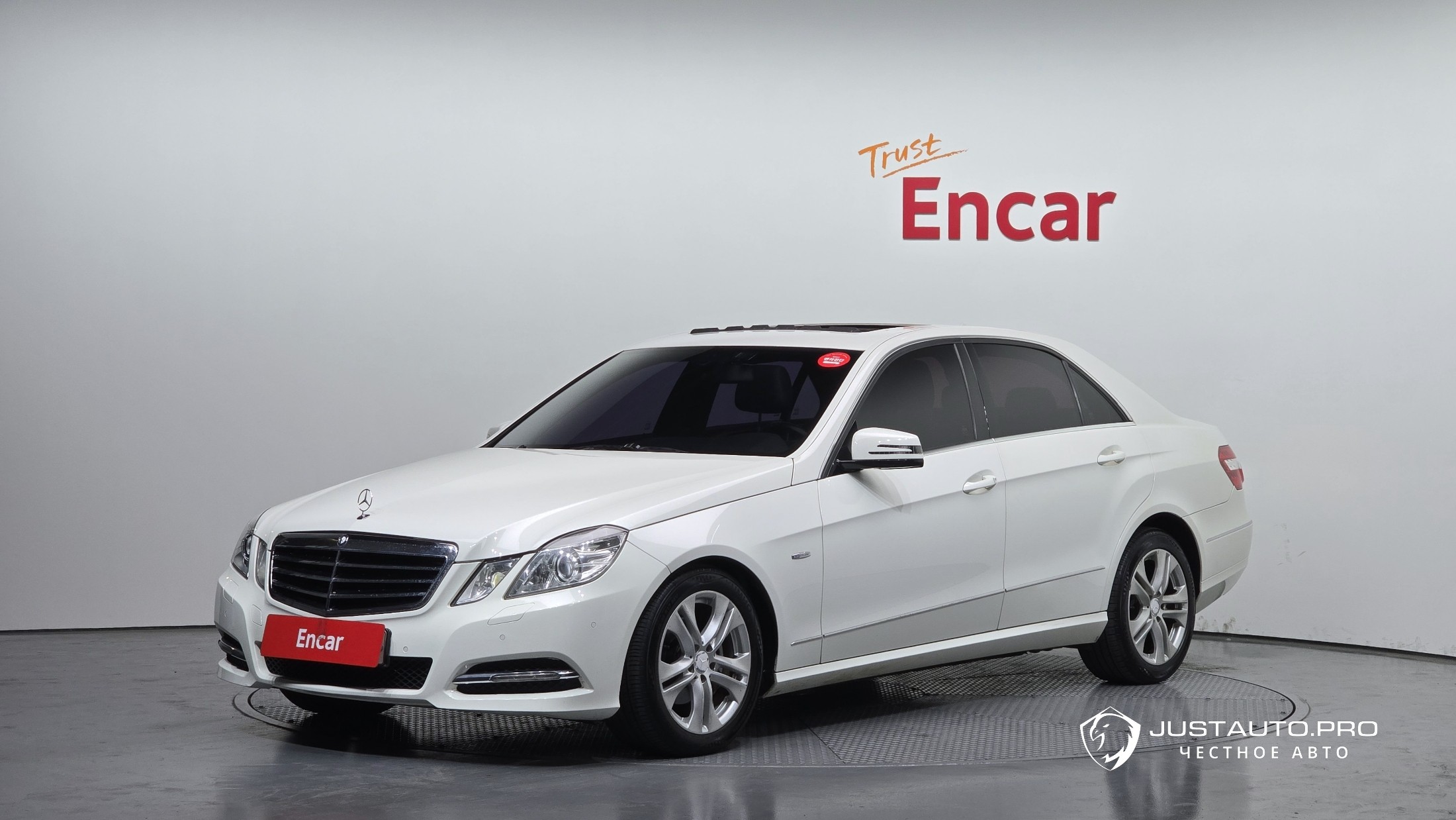 Автомобиль Mercedes-Benz E-Class