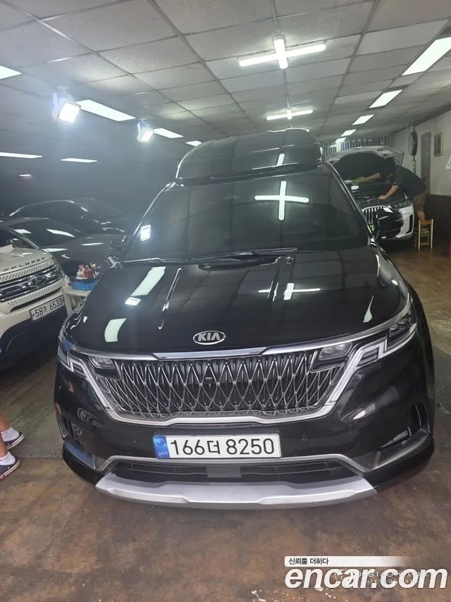 Автомобиль Kia Canival