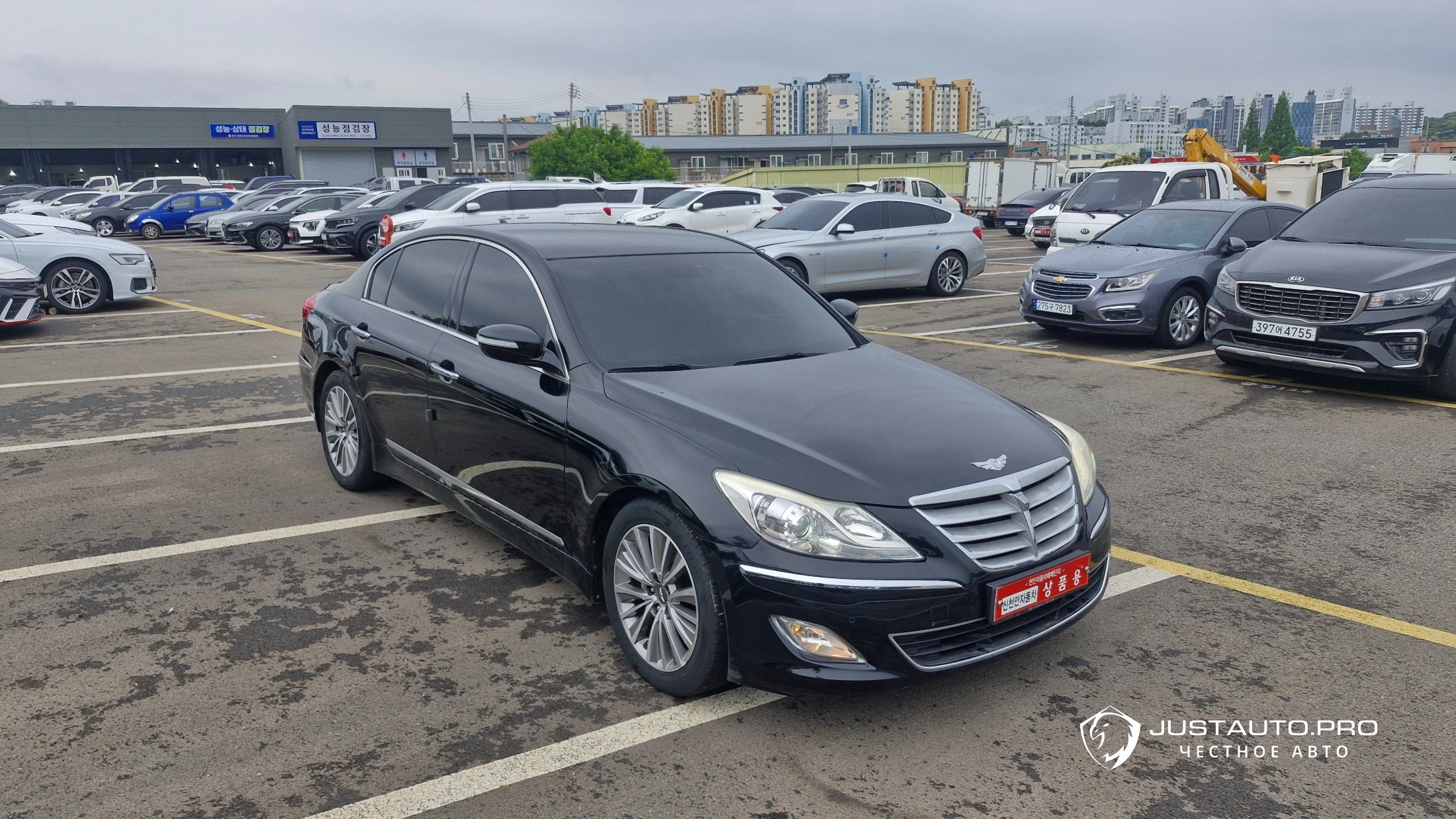 Автомобиль Hyundai Genesis