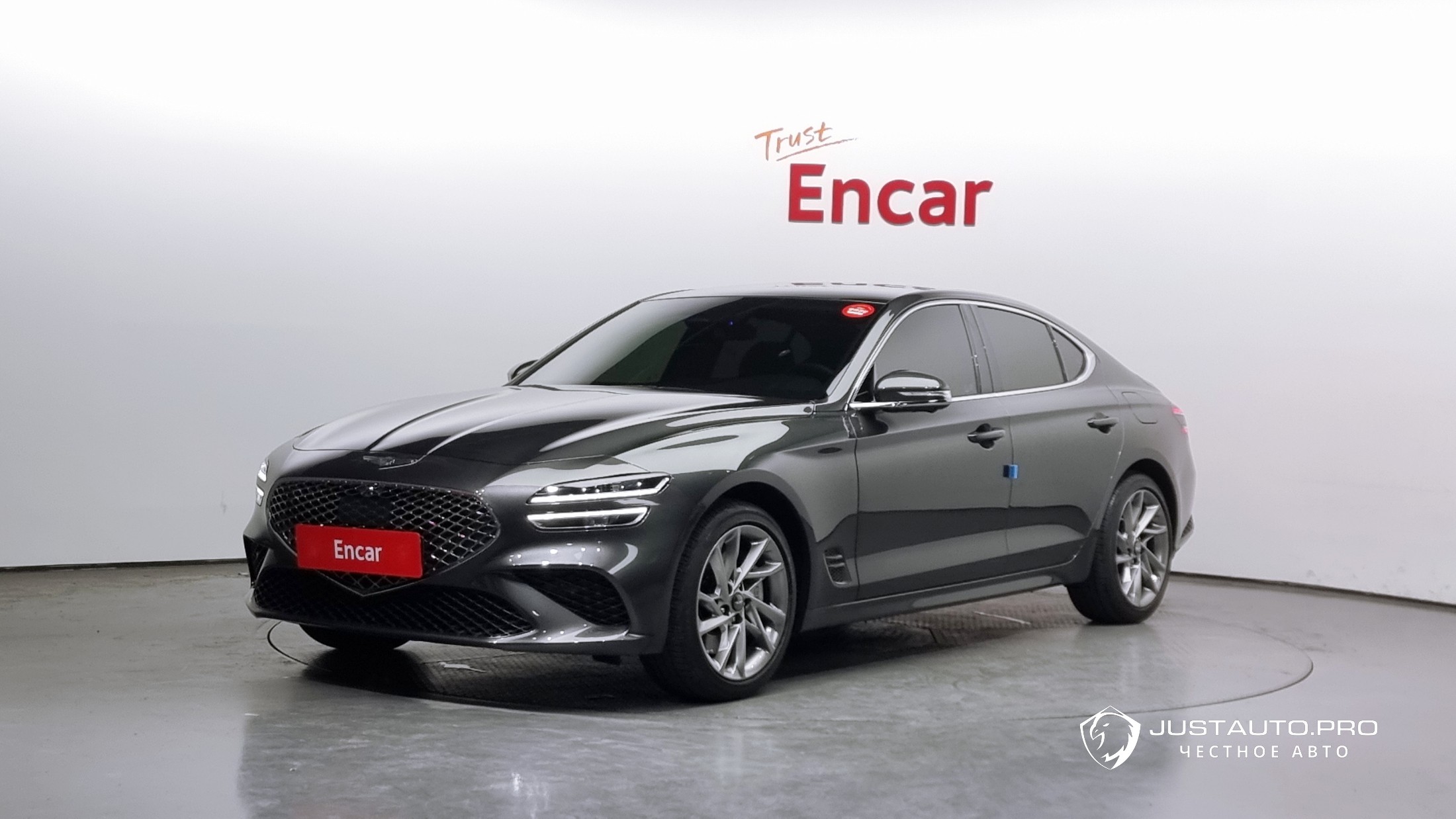 Автомобиль Genesis G70