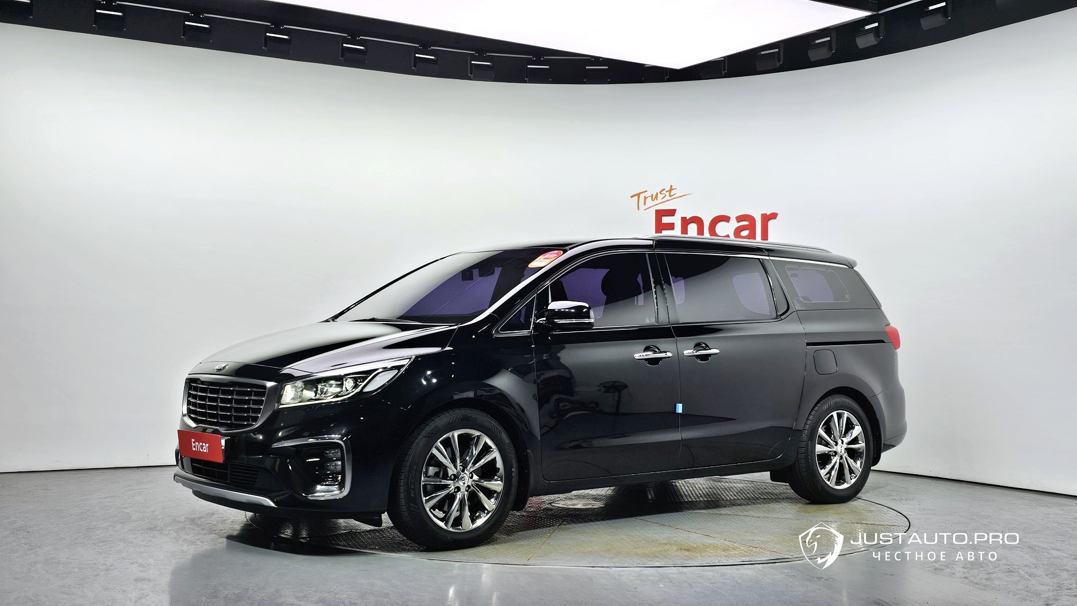 Автомобиль Kia Canival