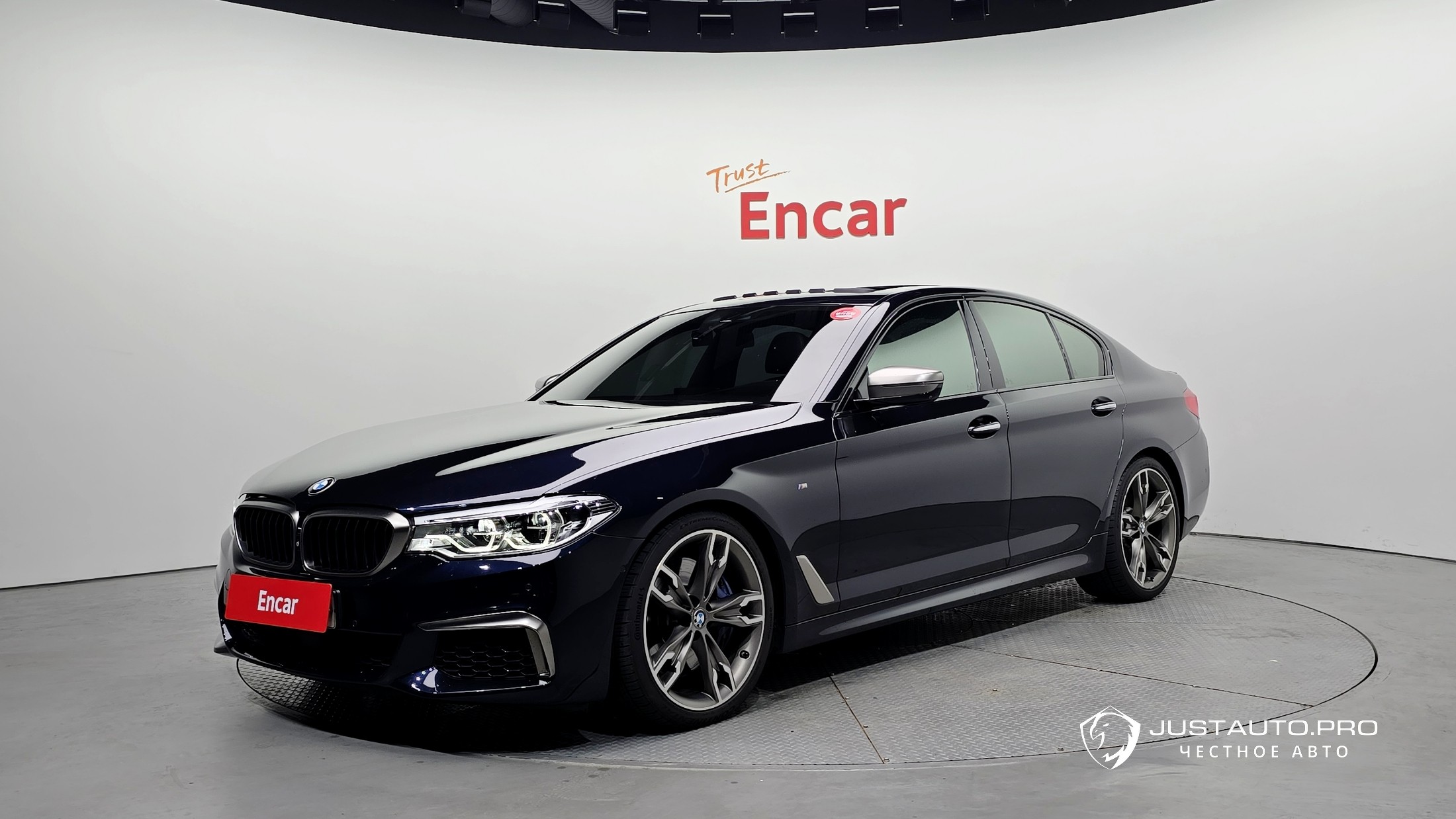Автомобиль BMW 5-Series