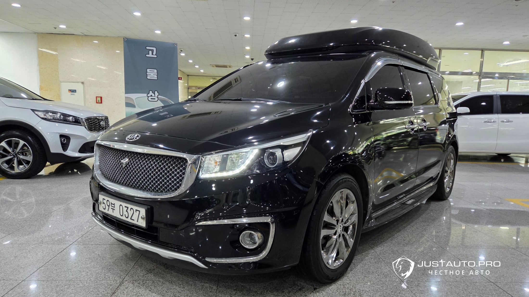 Автомобиль Kia Canival