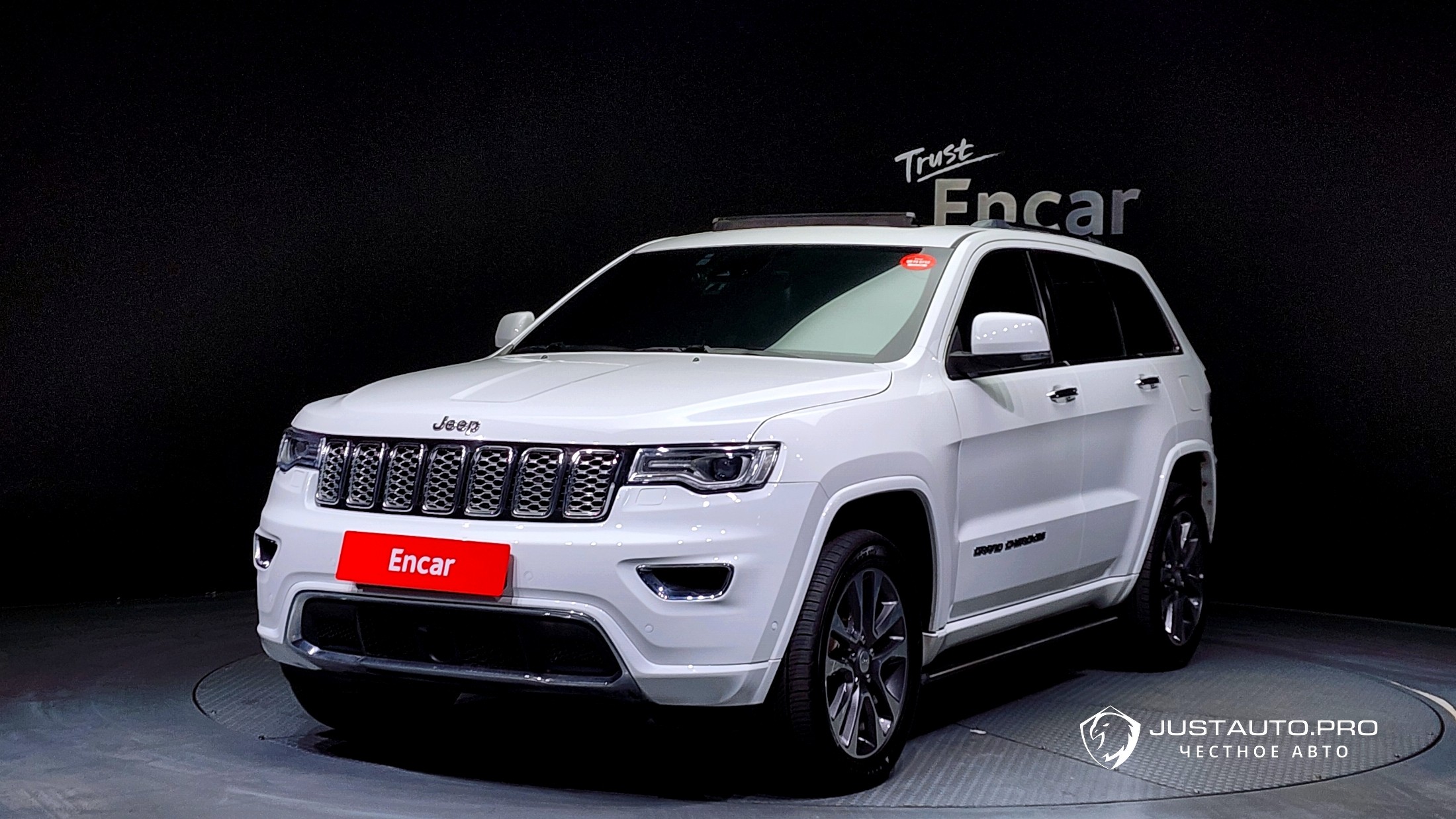 Автомобиль Jeep Cherokee