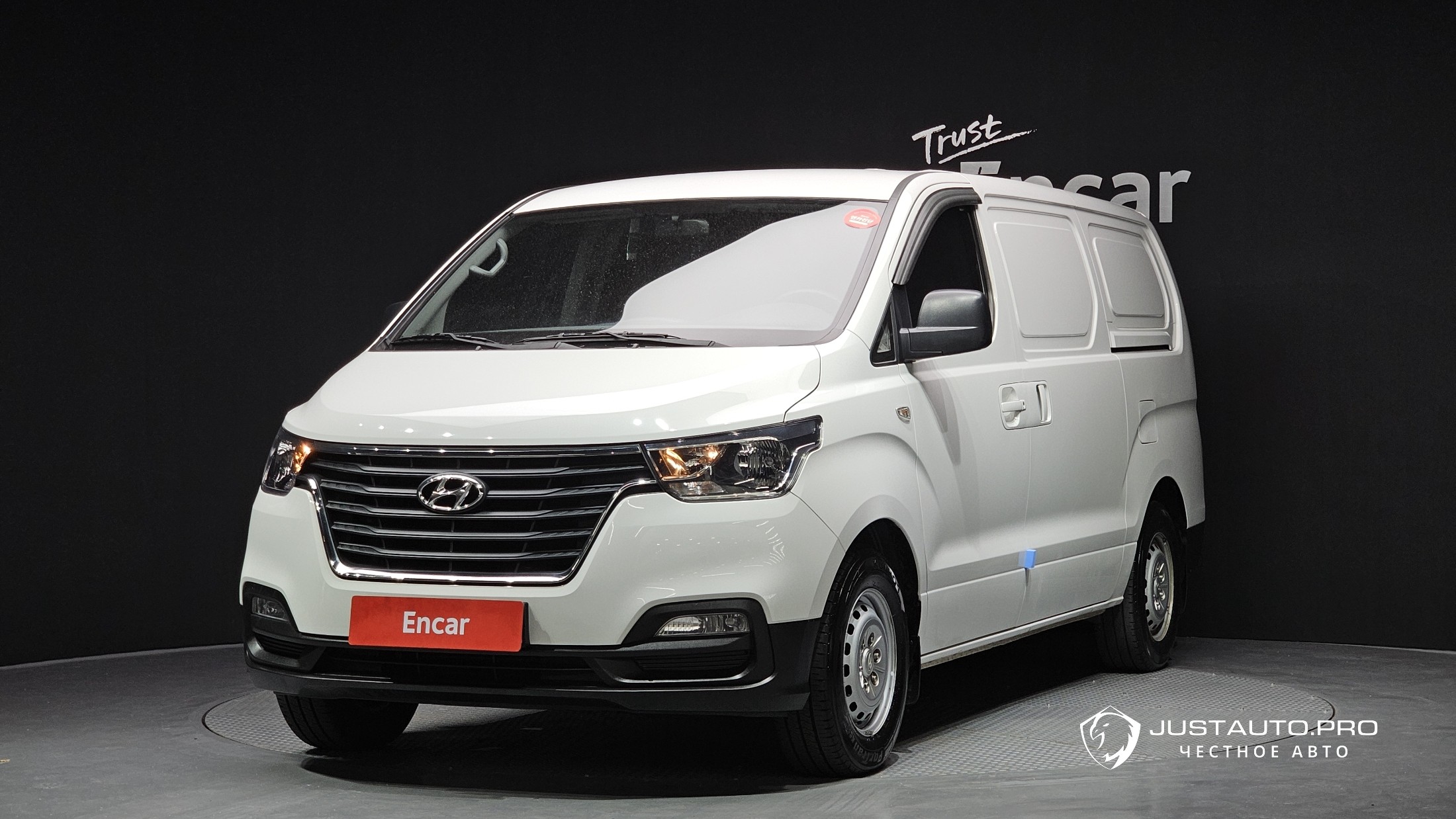 Автомобиль Hyundai Starex