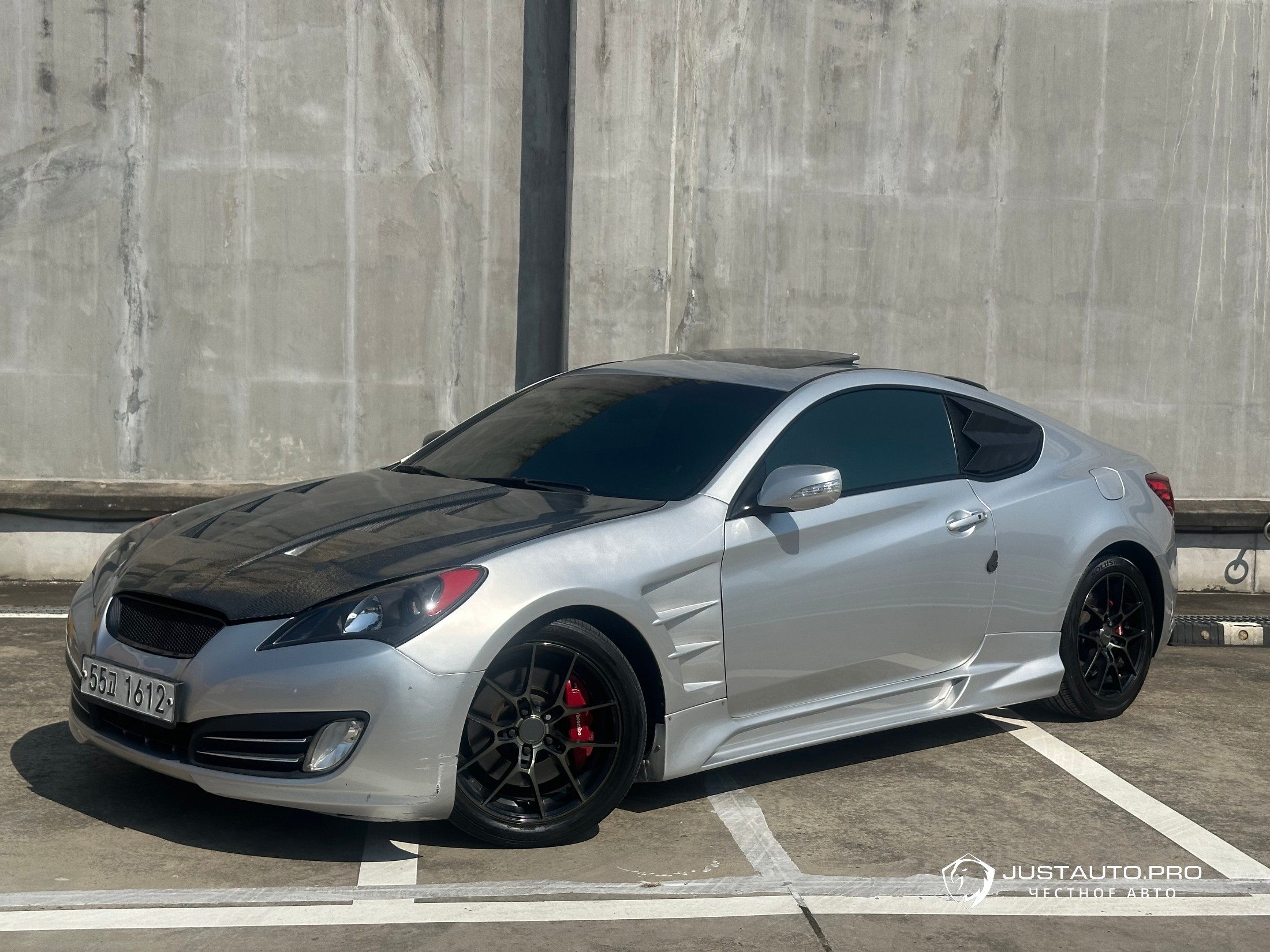 Автомобиль Hyundai Genesis