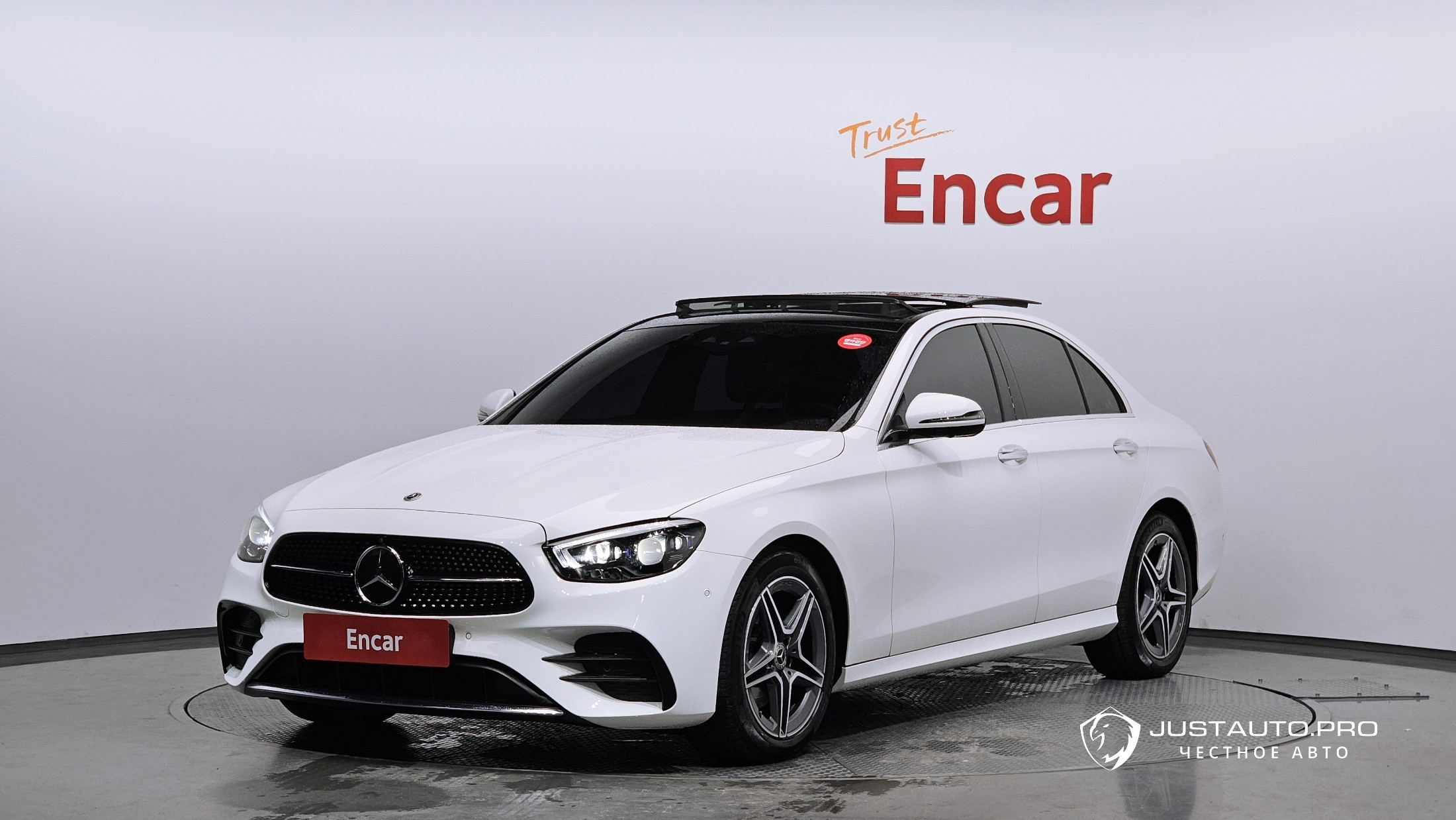 Автомобиль Mercedes-Benz E-Class
