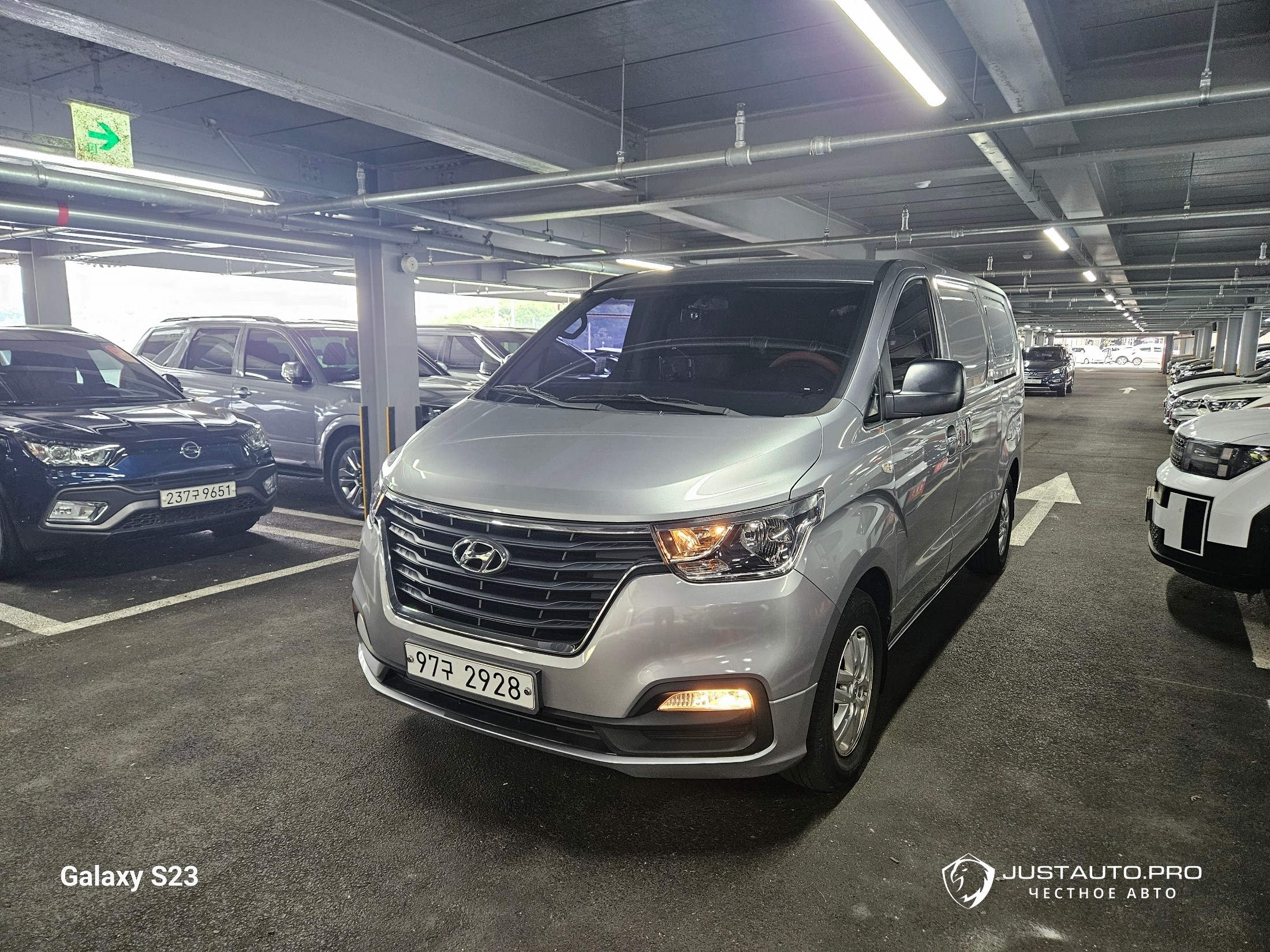 Автомобиль Hyundai Starex