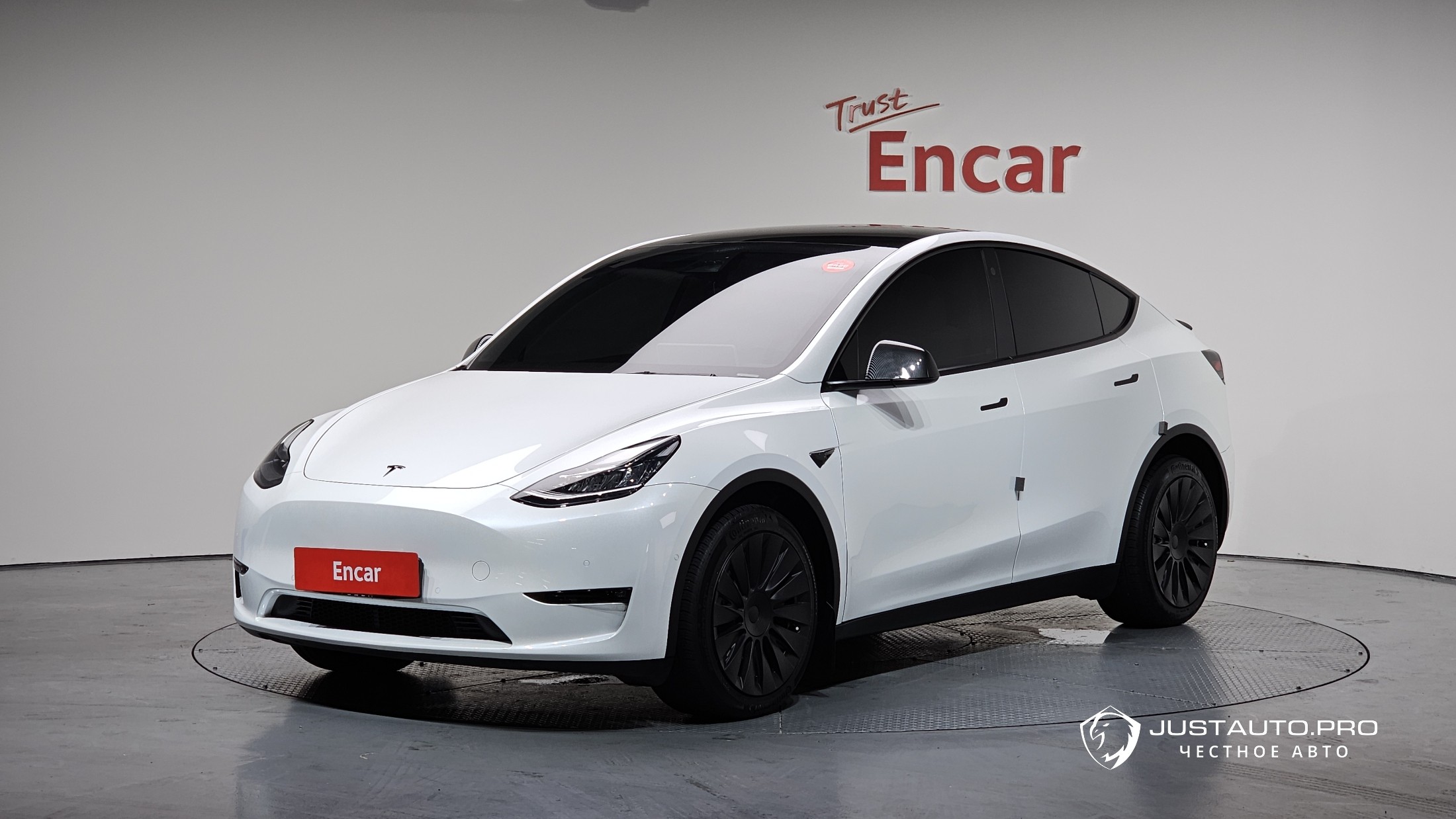 Автомобиль Tesla Model Y