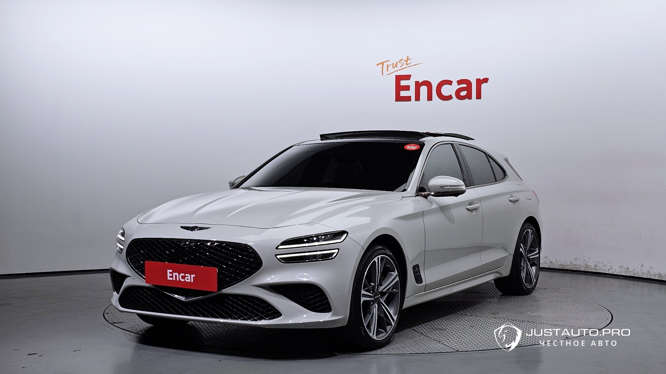 Автомобиль Genesis G70