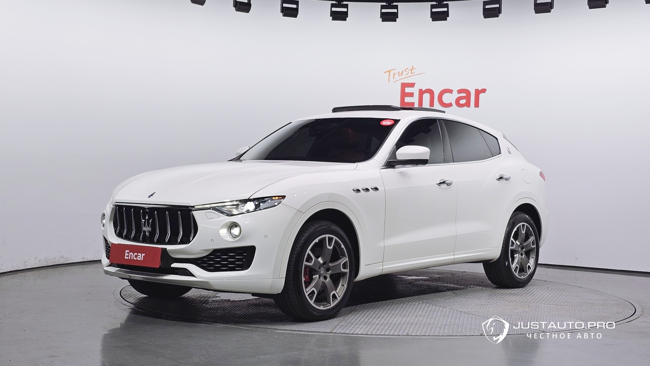 Автомобиль Maserati Levante
