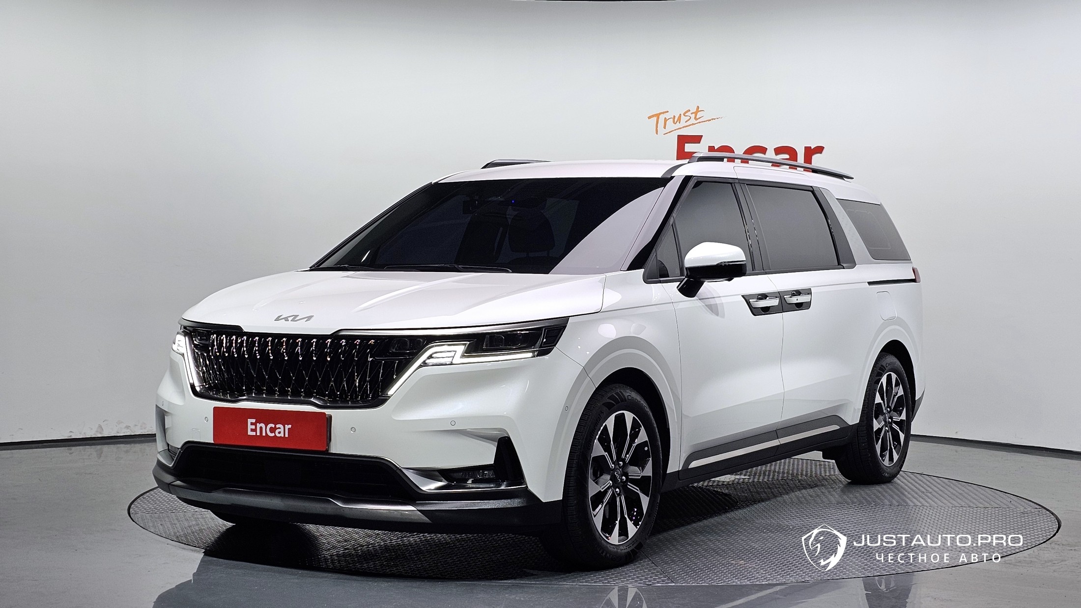 Автомобиль Kia Canival