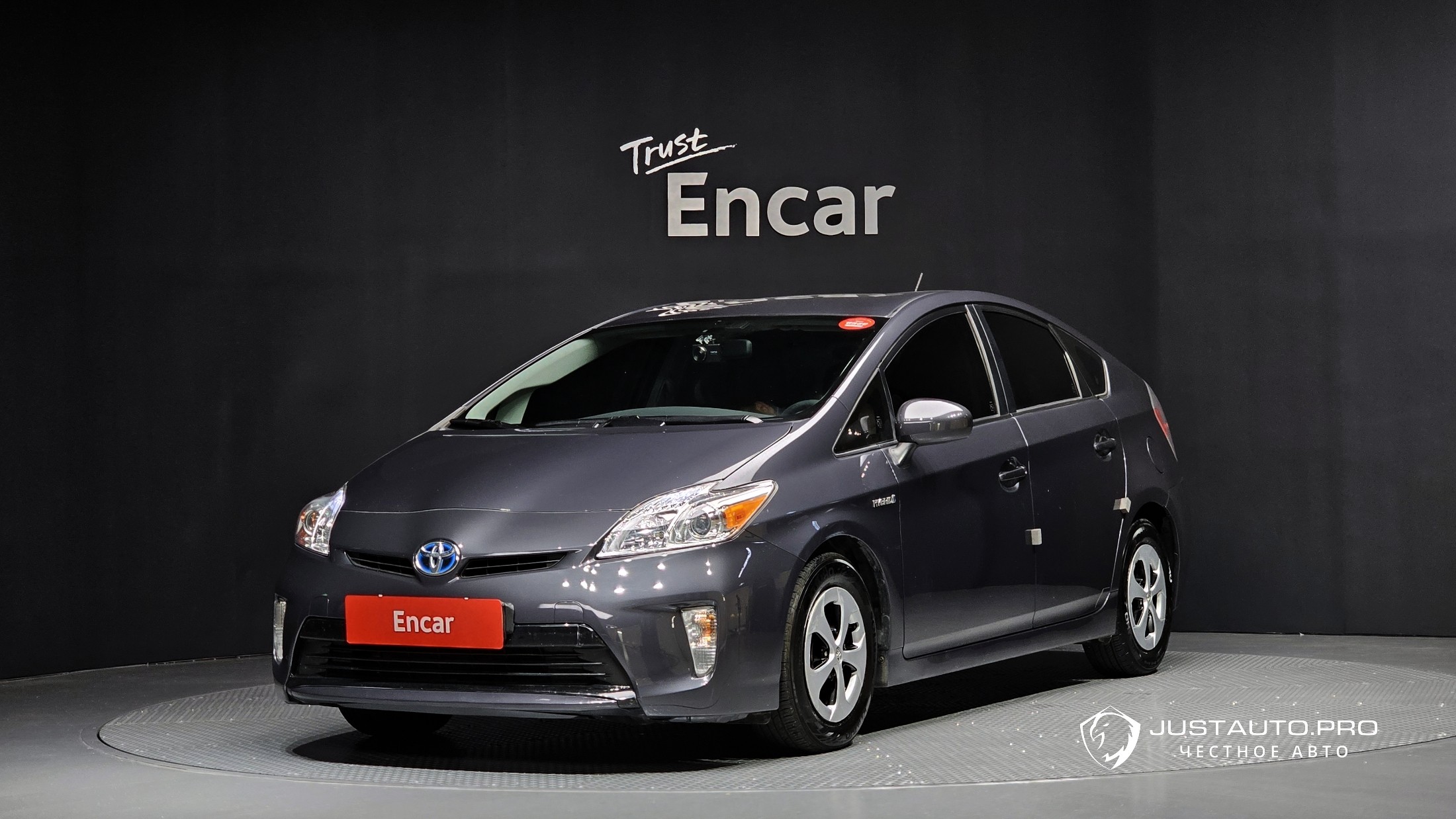 Автомобиль Toyota Prius