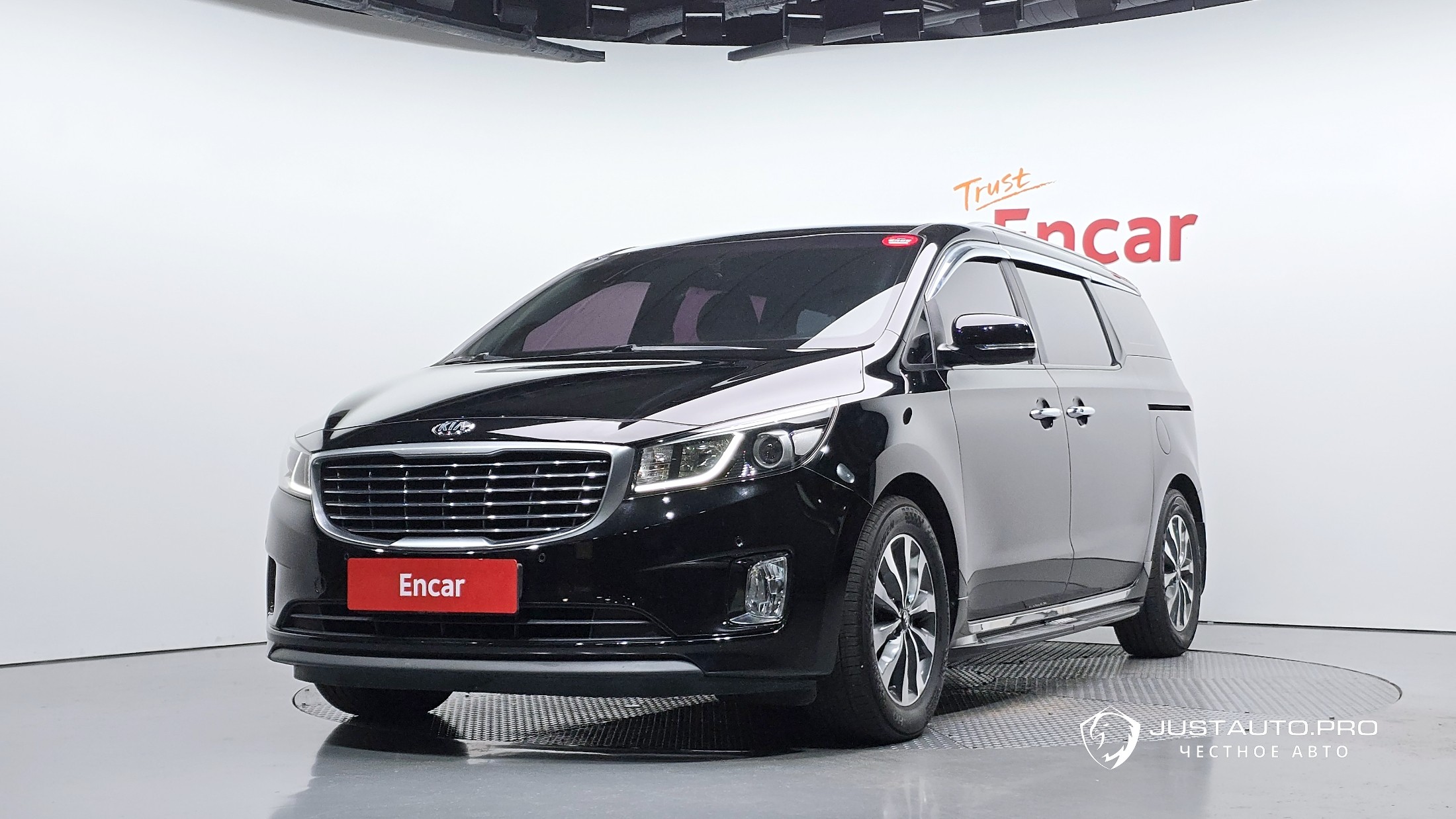 Автомобиль Kia Canival