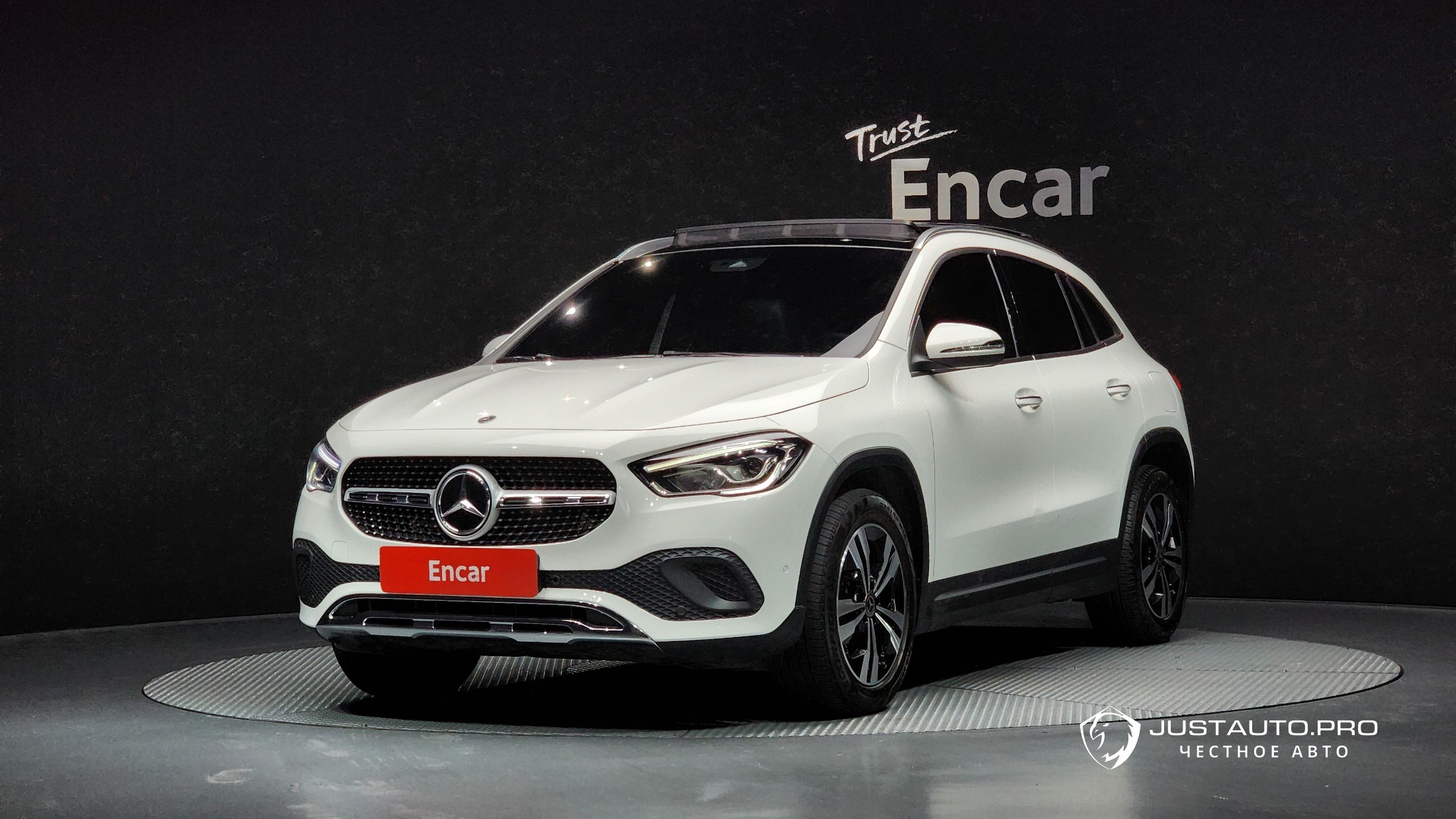 Автомобиль Mercedes-Benz GLA-Class