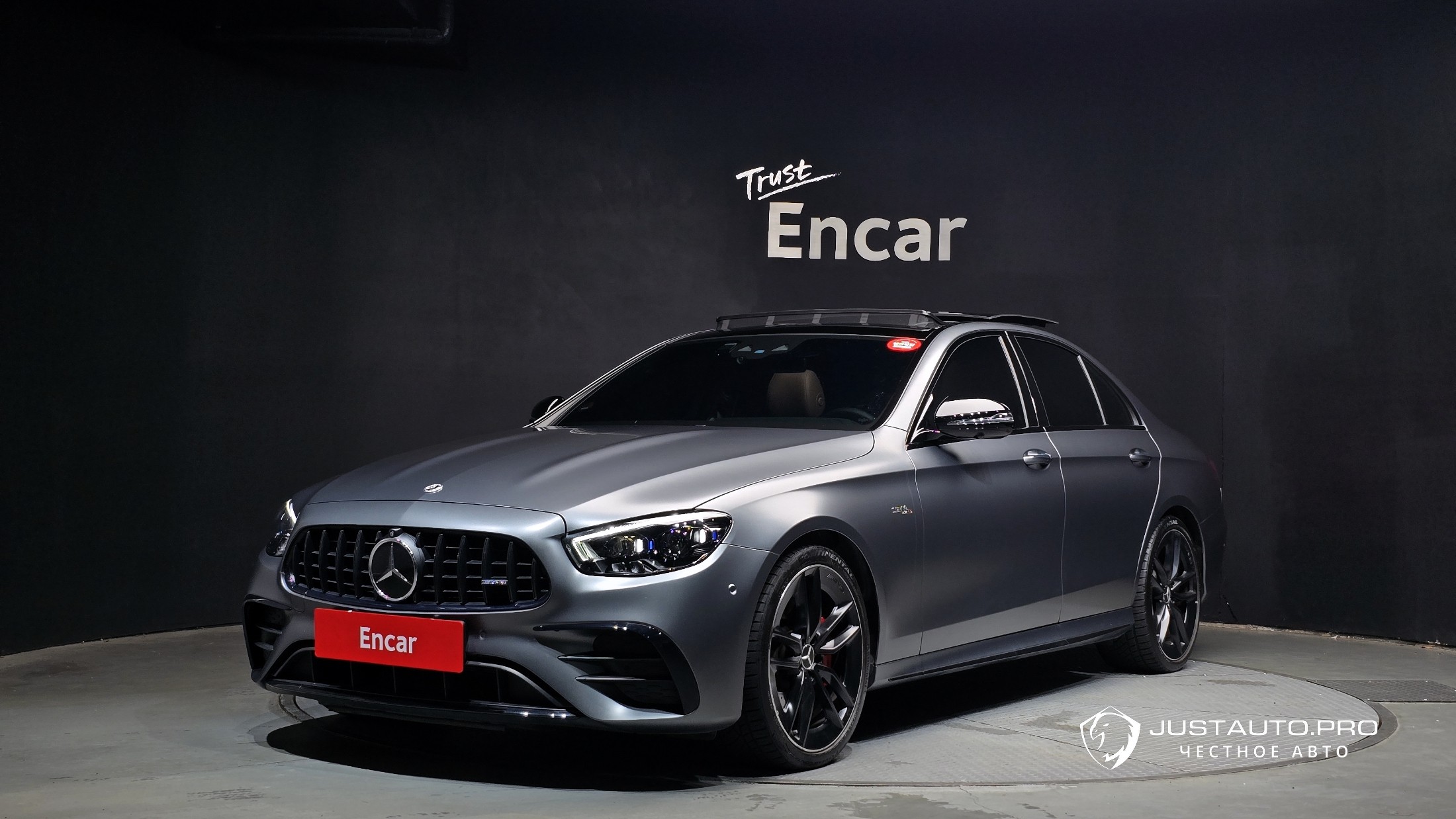 Автомобиль Mercedes-Benz E-Class